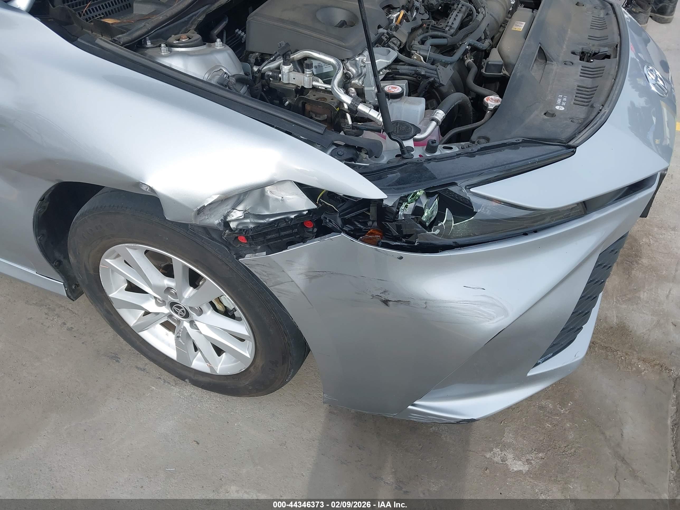 TOYOTA CAMRY image 6
