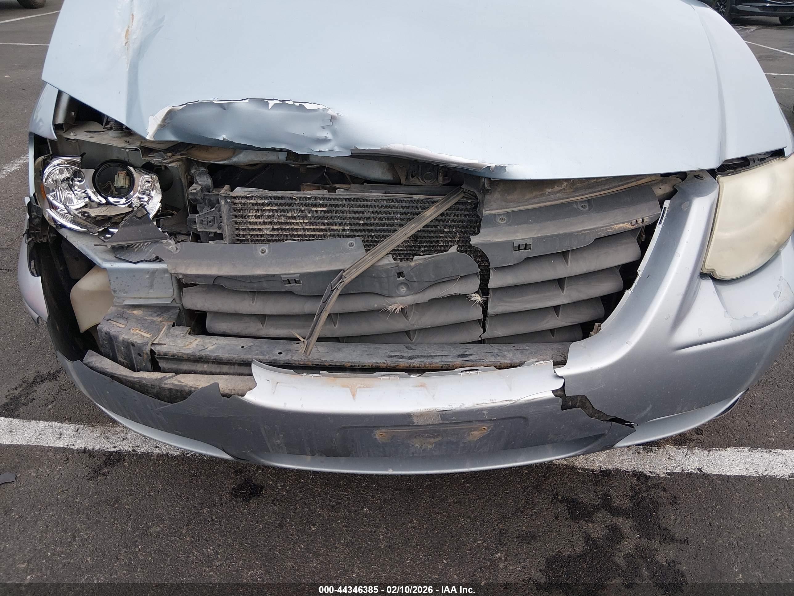 CHRYSLER TOWN image 6