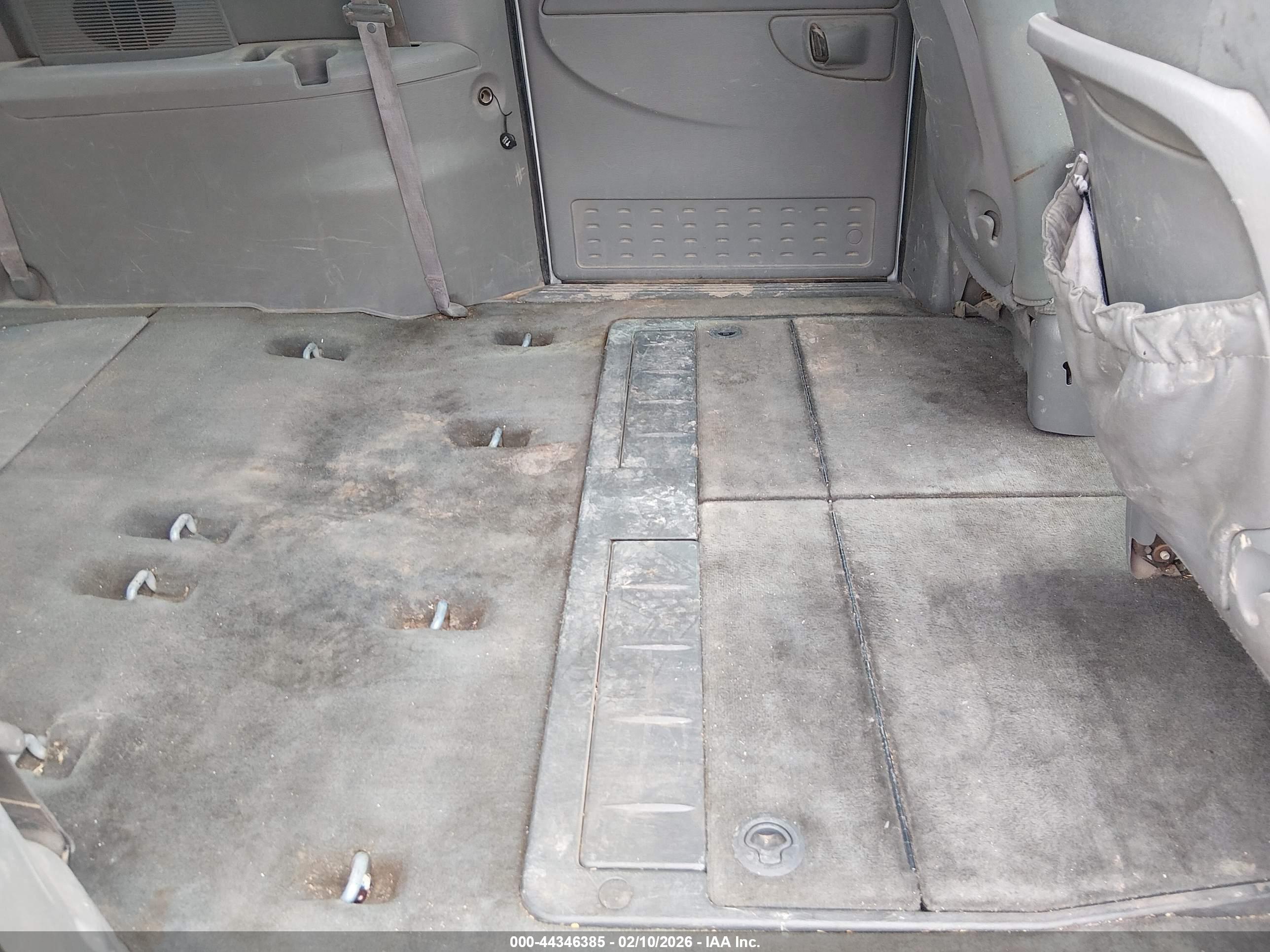 CHRYSLER TOWN image 8