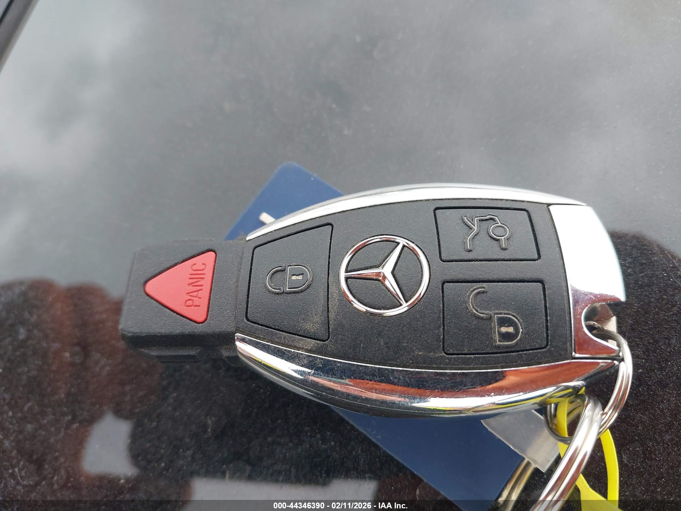 MERCEDES-BENZ C-CLASS image 11