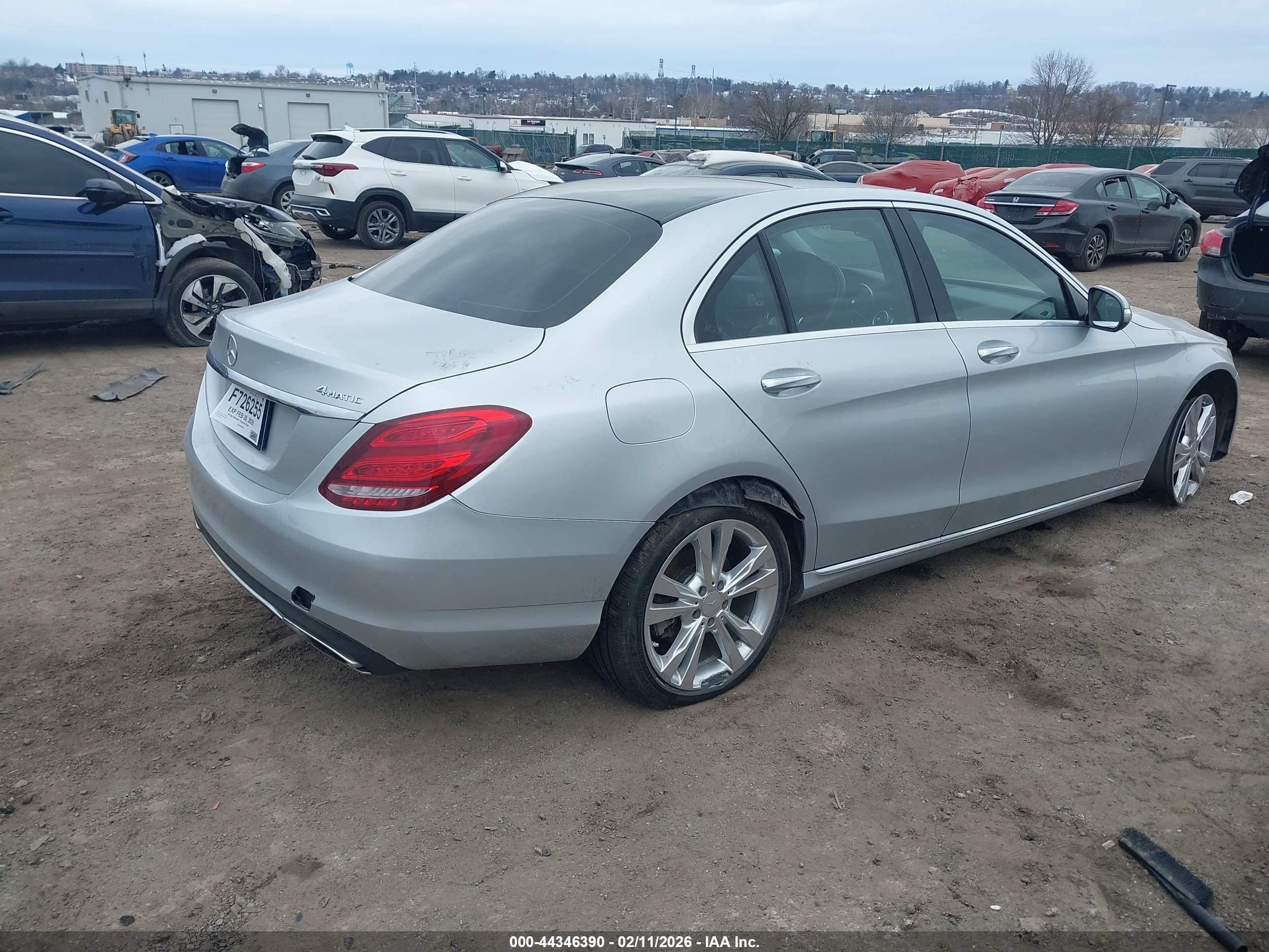 MERCEDES-BENZ C-CLASS image 4