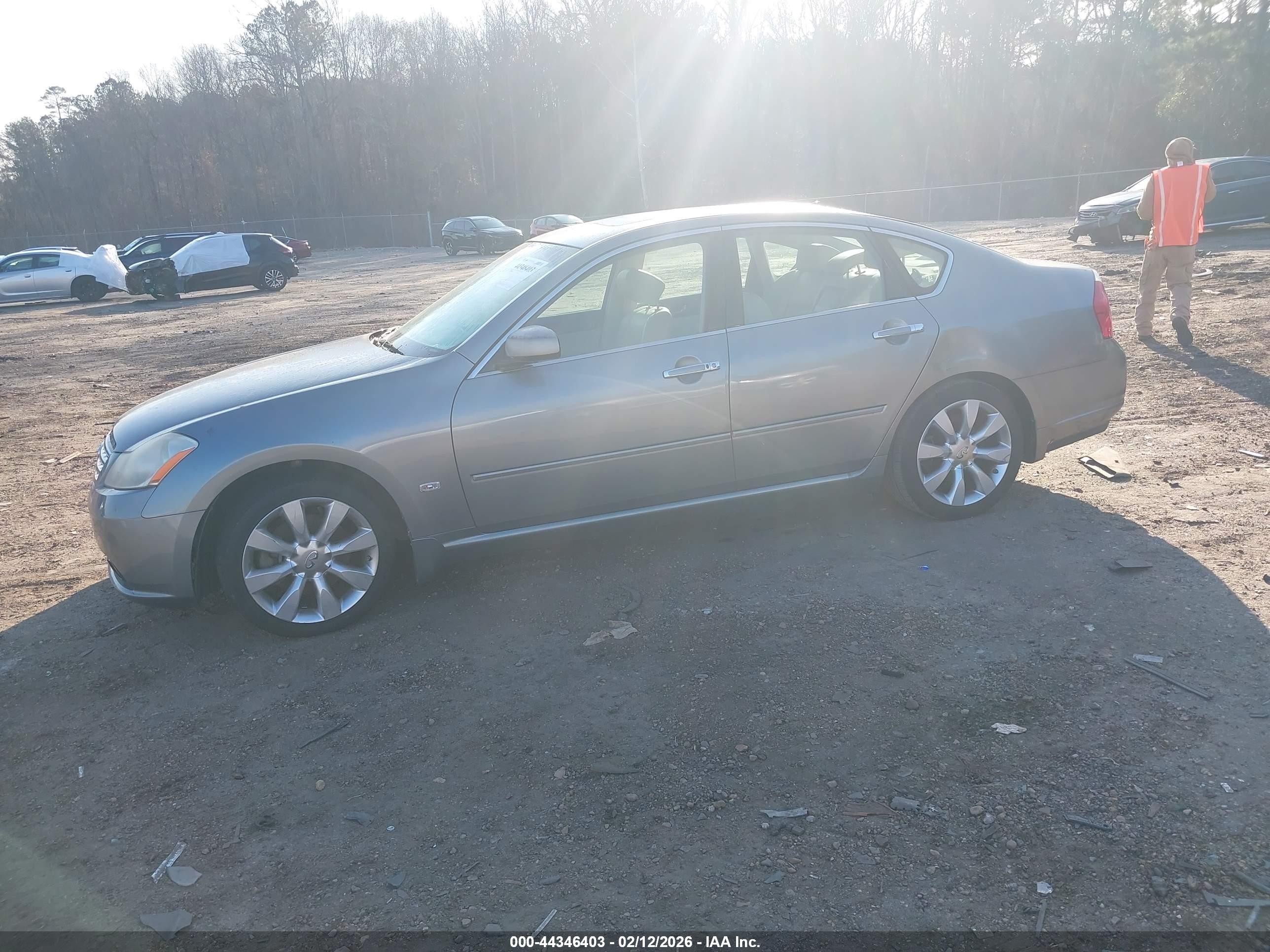 INFINITI M35 image 2
