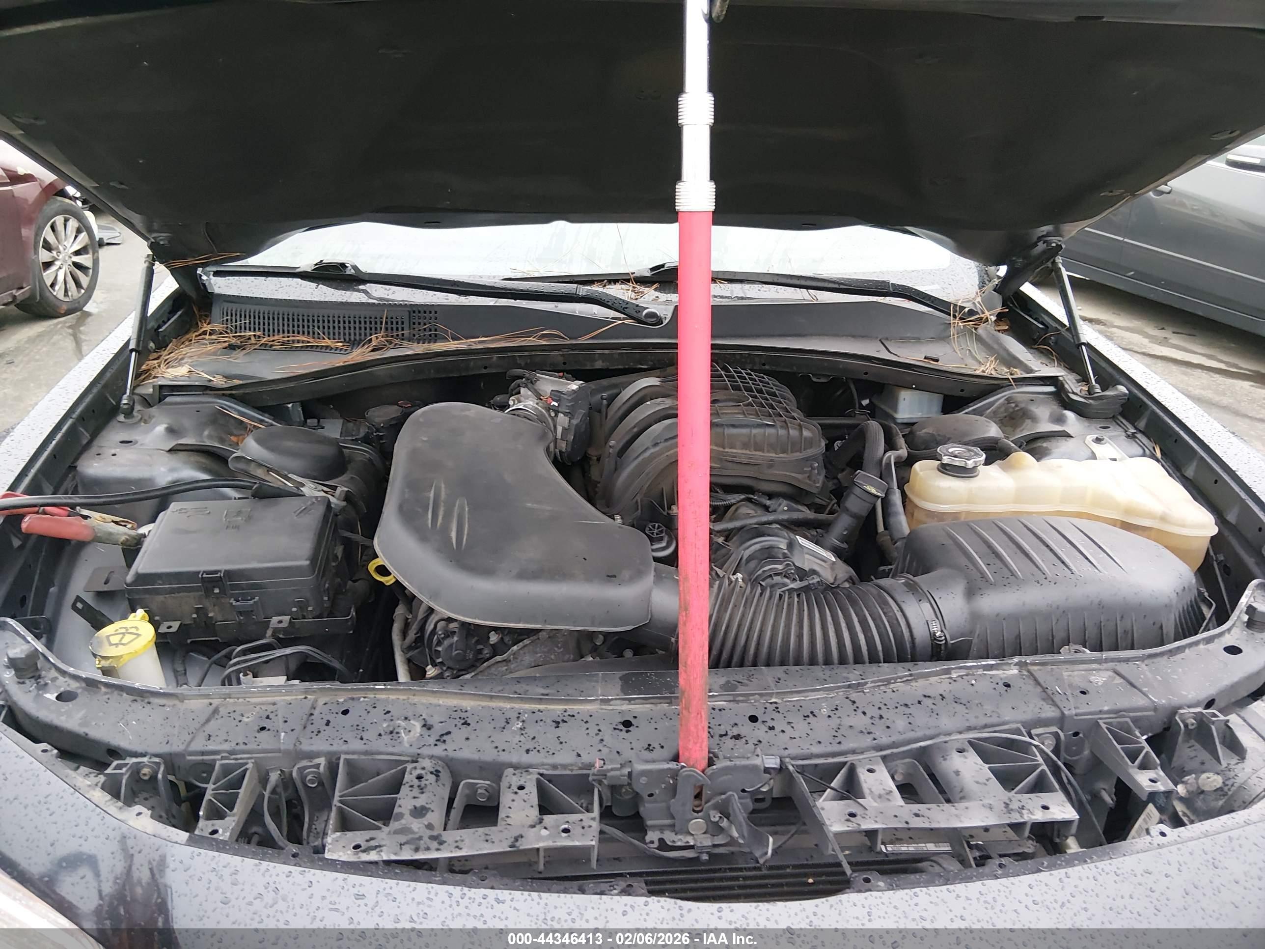 CHRYSLER 300 image 10