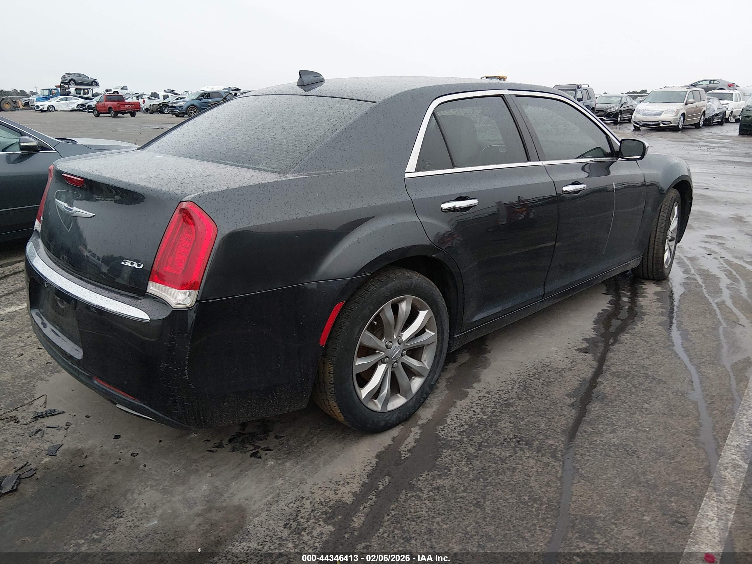 CHRYSLER 300 image 4