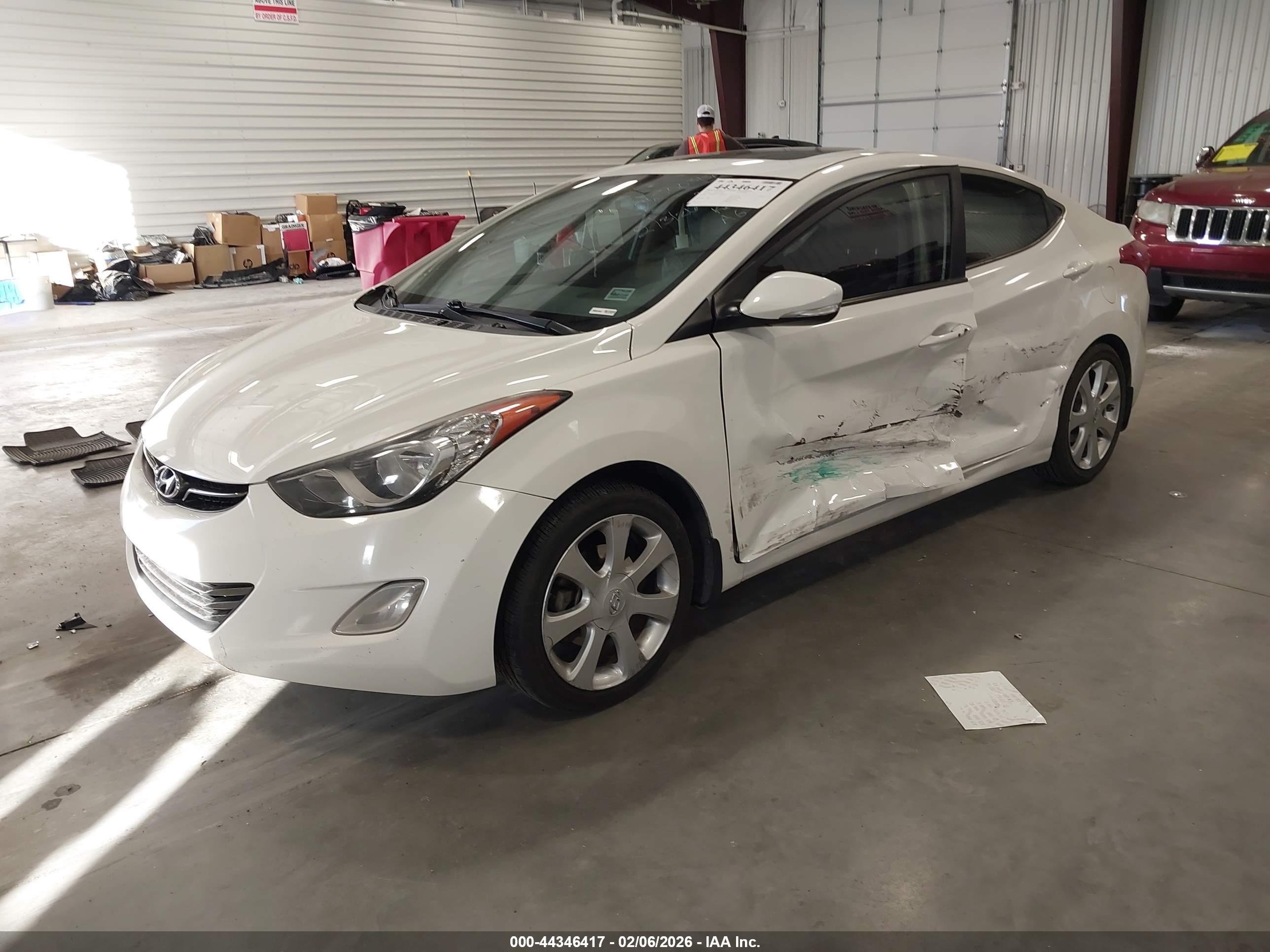 HYUNDAI ELANTRA image 2