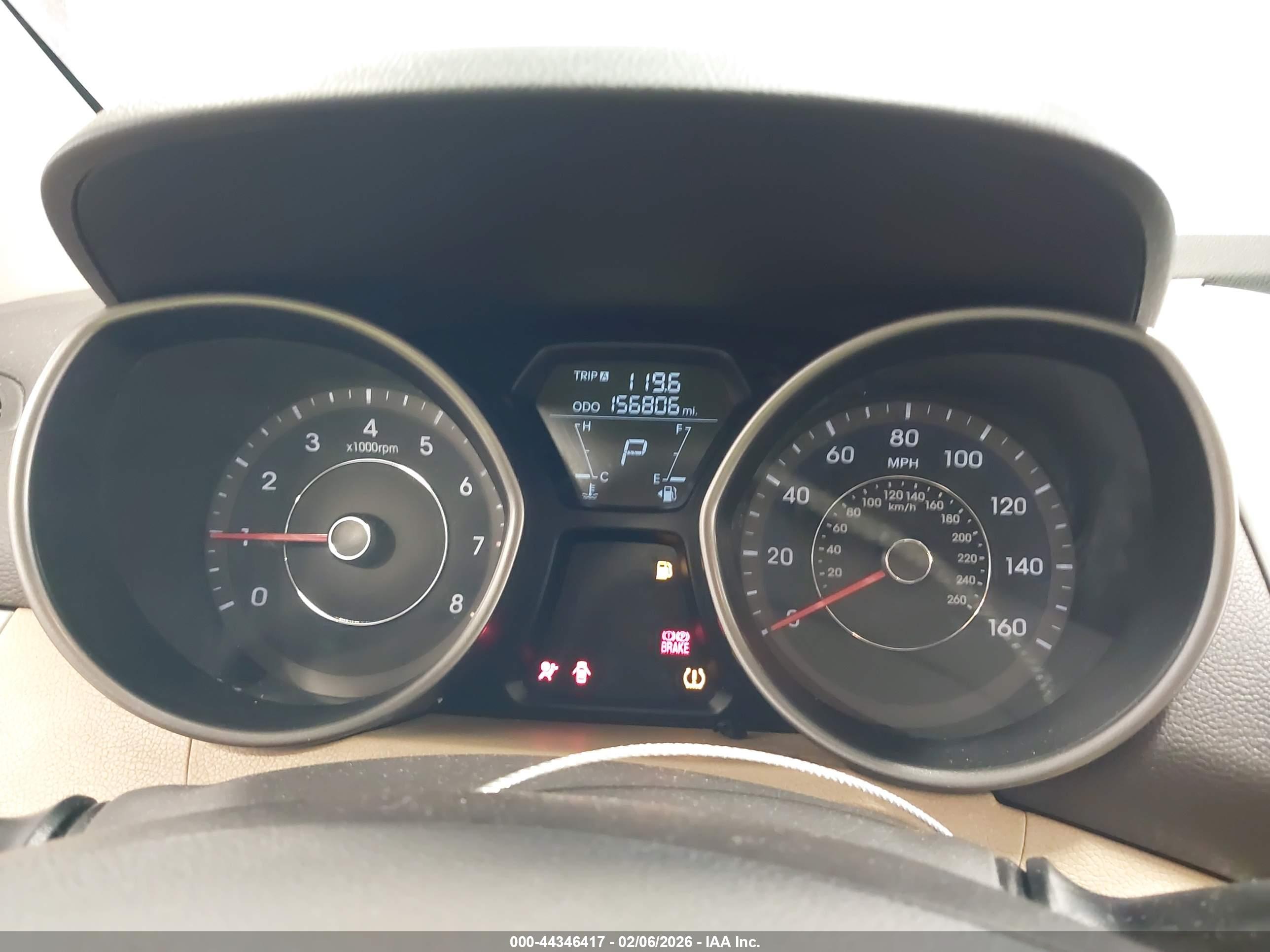 HYUNDAI ELANTRA image 7