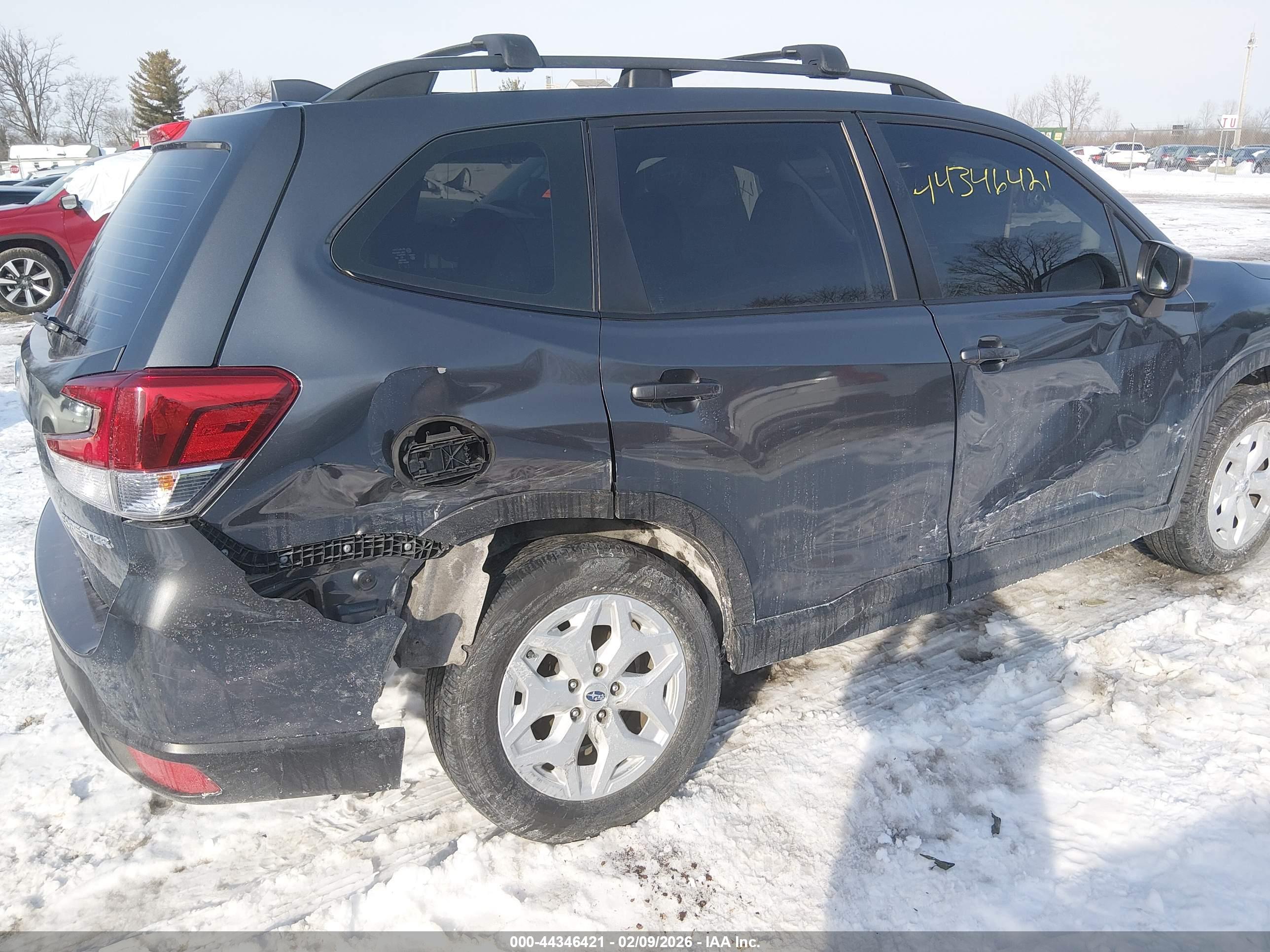 SUBARU FORESTER image 6