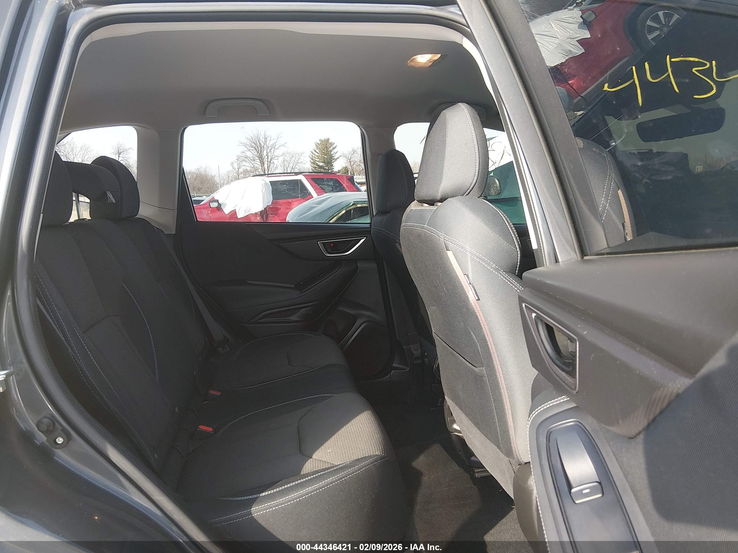 SUBARU FORESTER image 8