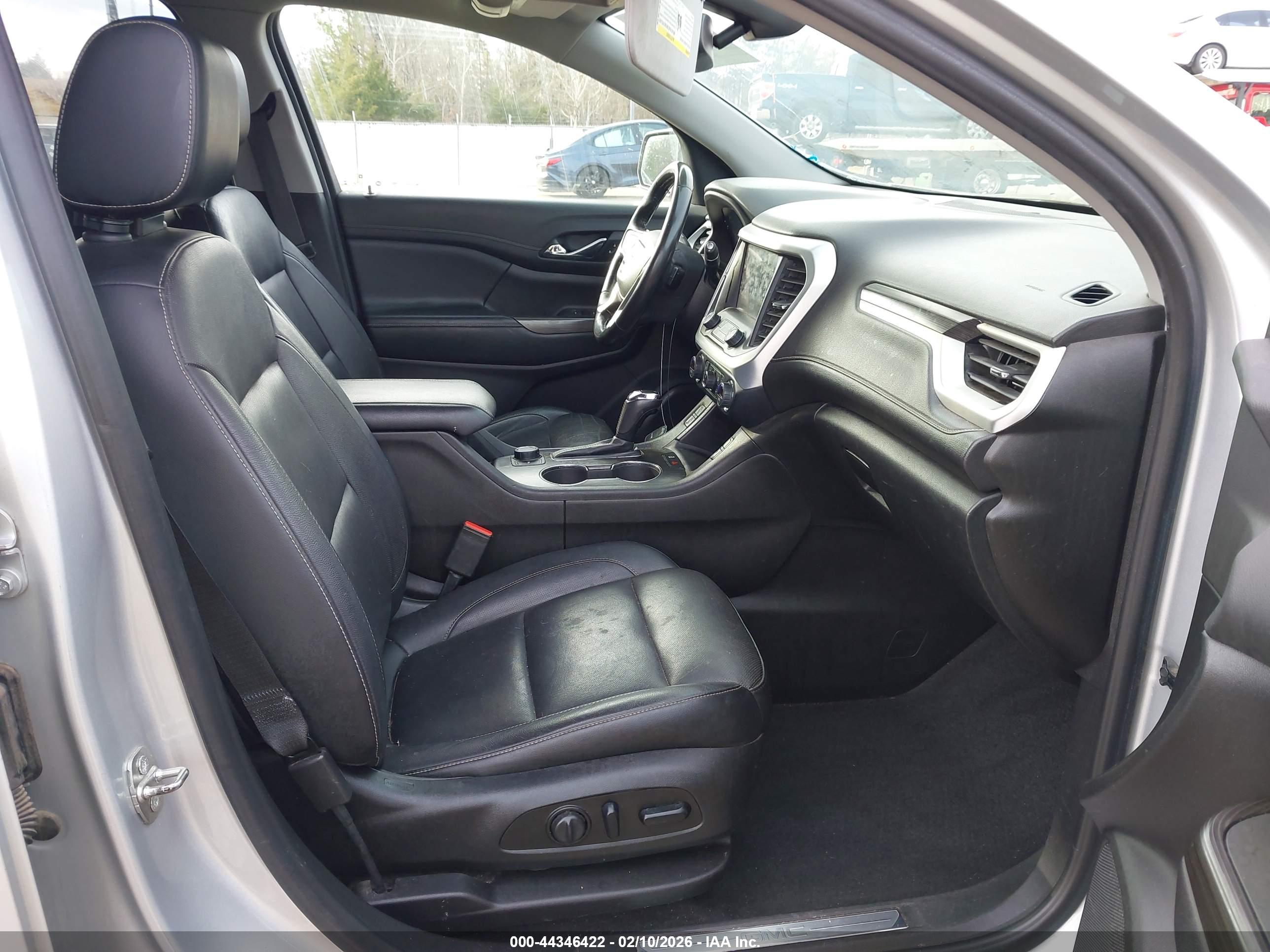 GMC ACADIA image 5