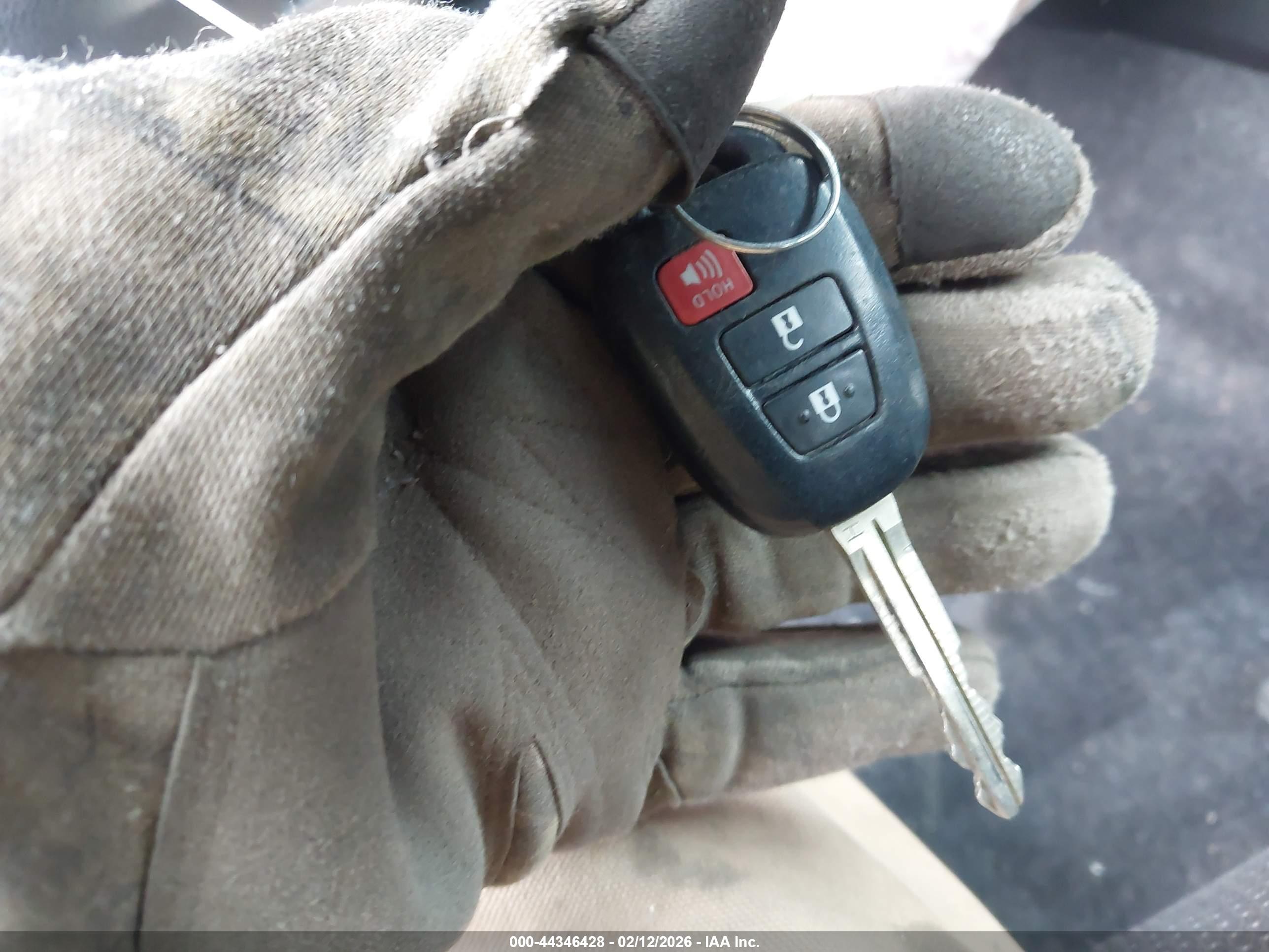 TOYOTA RAV4 image 11