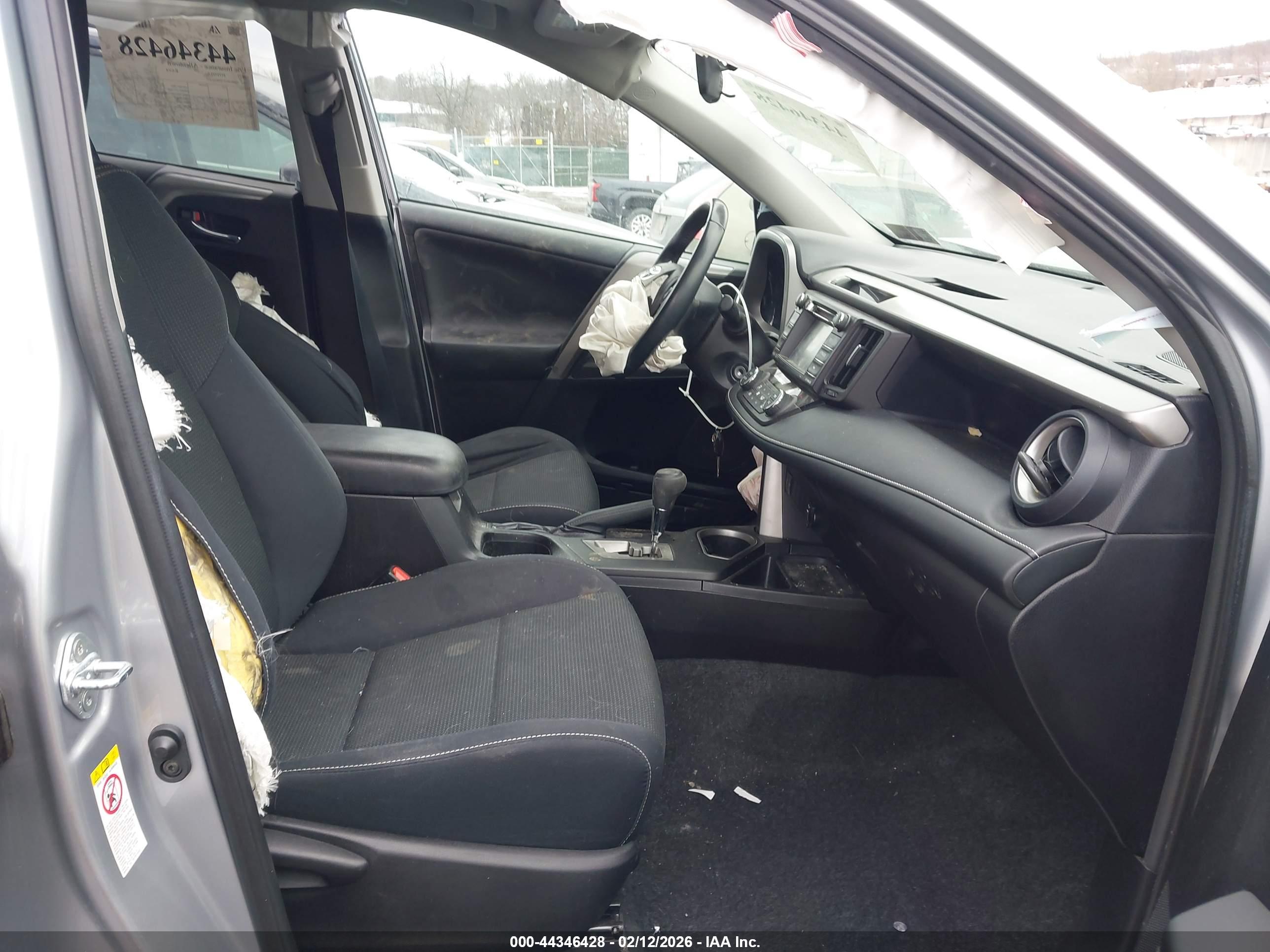 TOYOTA RAV4 image 5