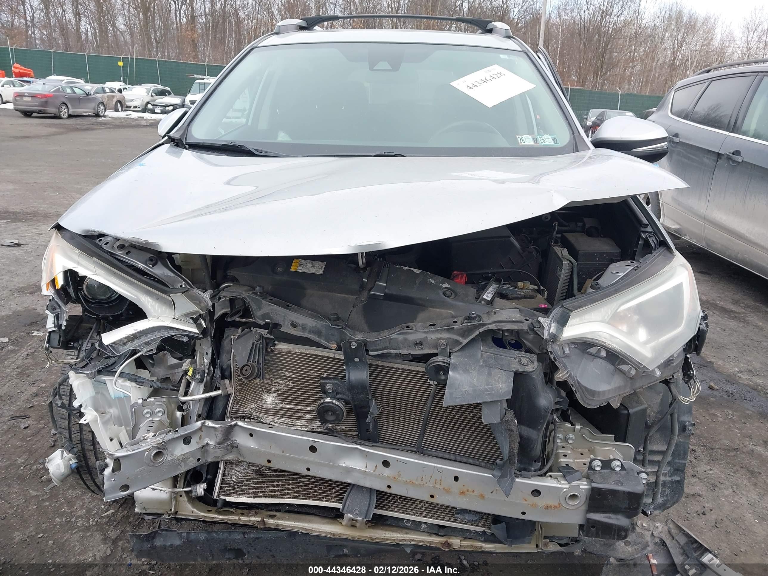 TOYOTA RAV4 image 6