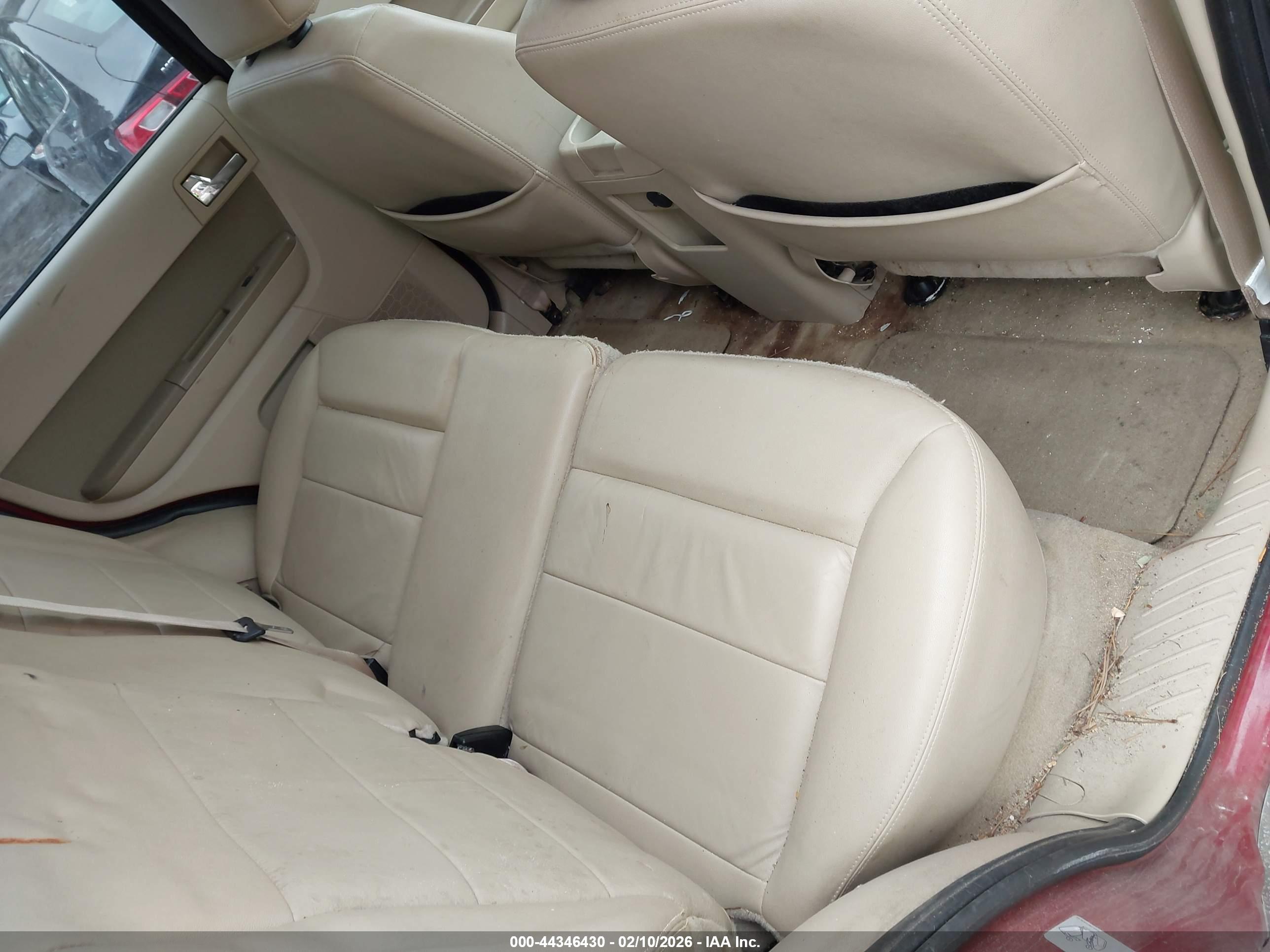 FORD ESCAPE image 8