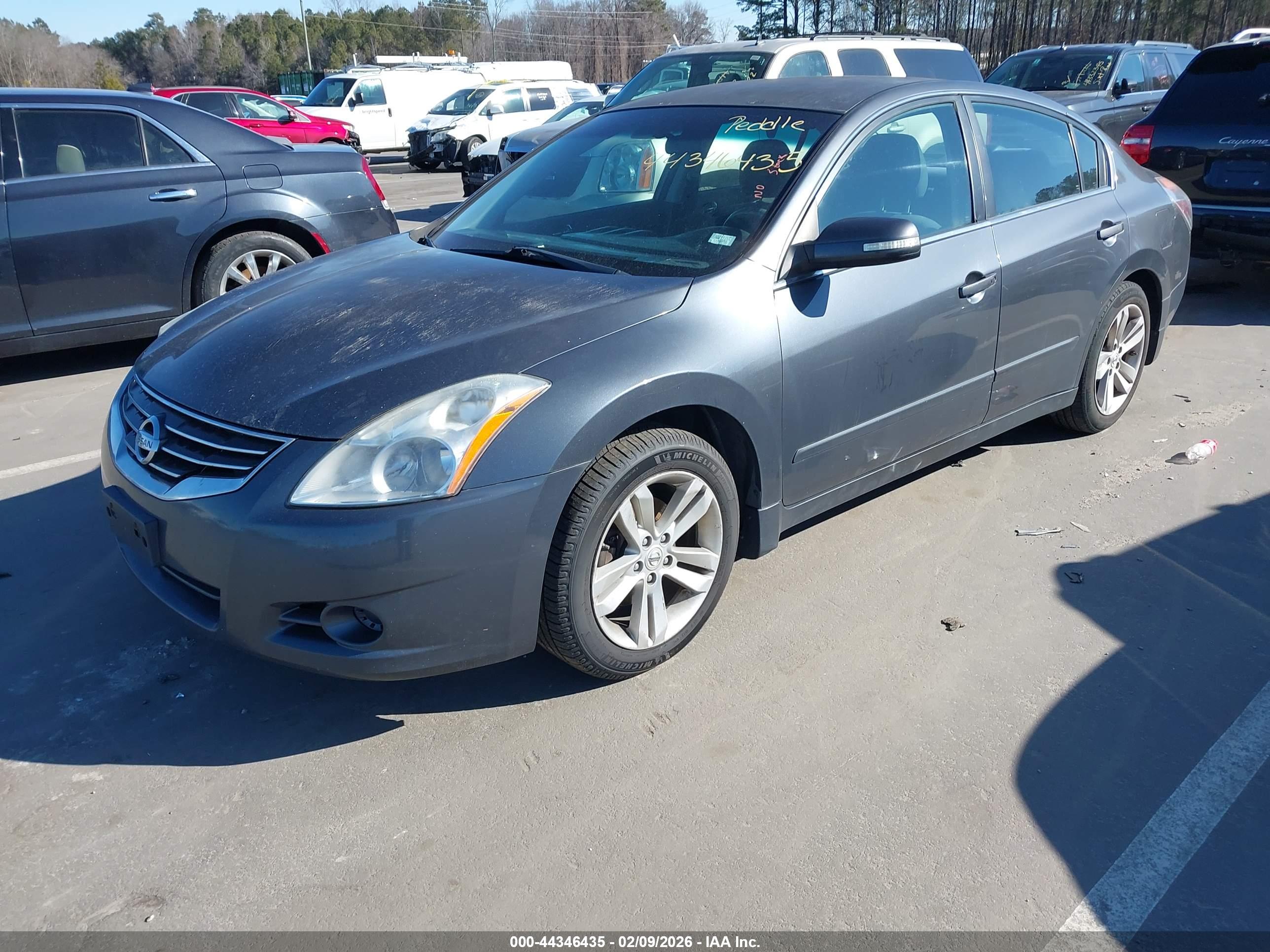 NISSAN ALTIMA image 2
