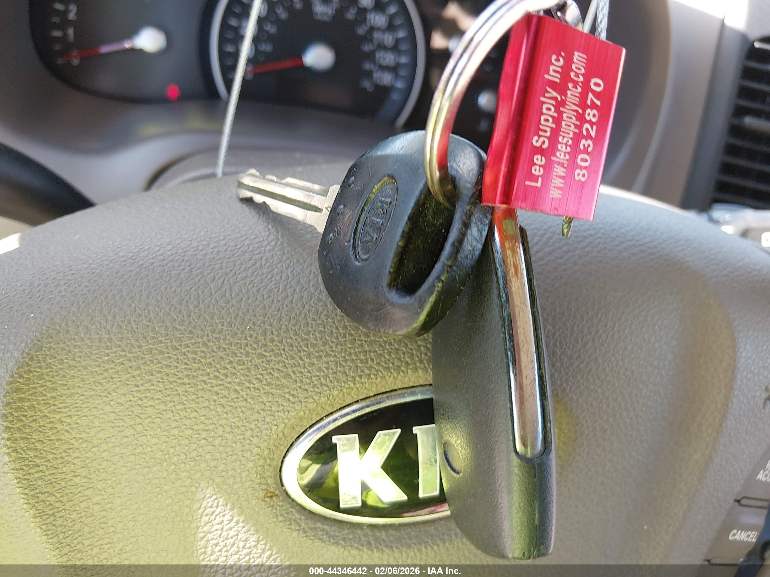KIA SEDONA image 11