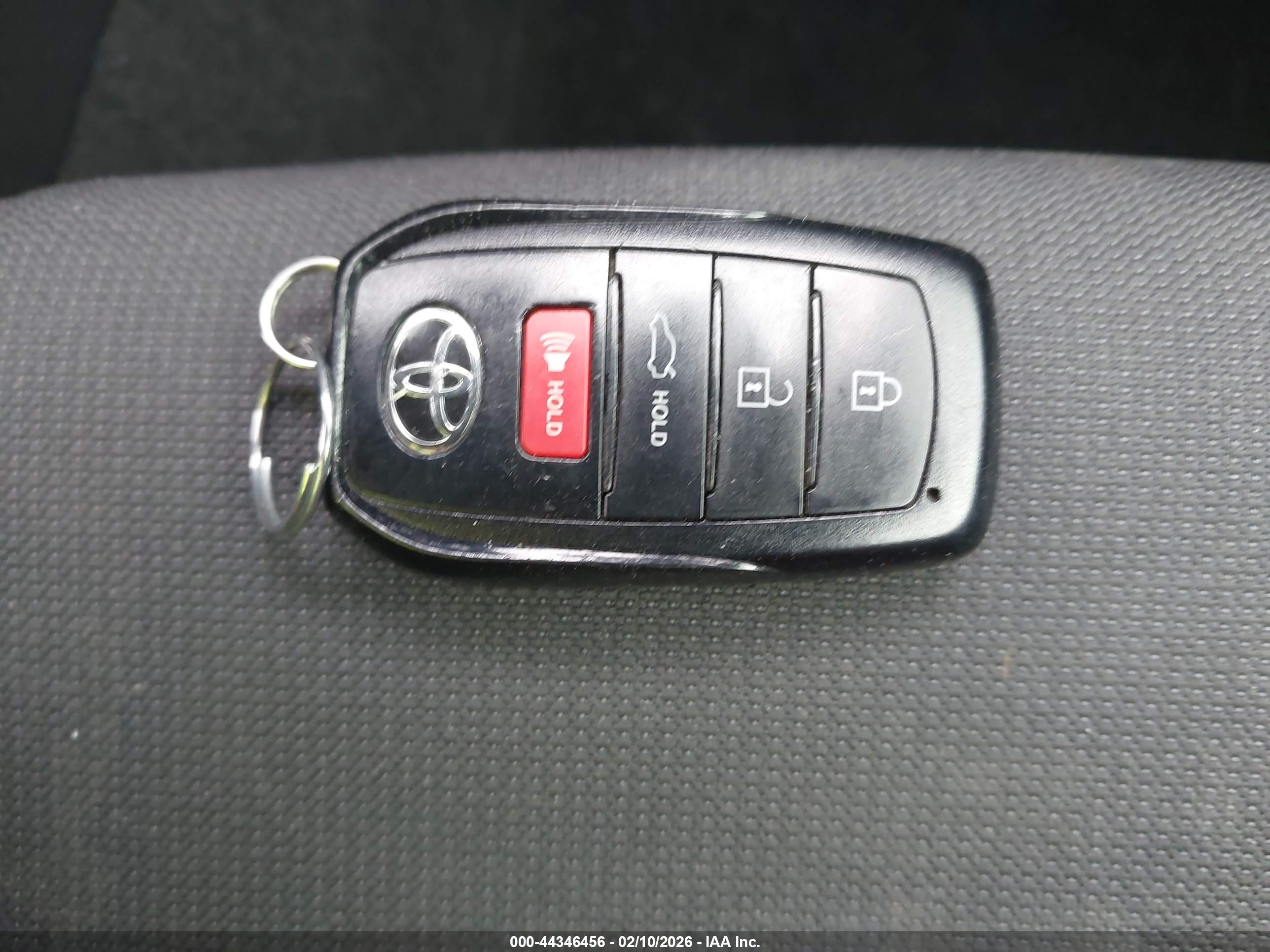 TOYOTA COROLLA image 11
