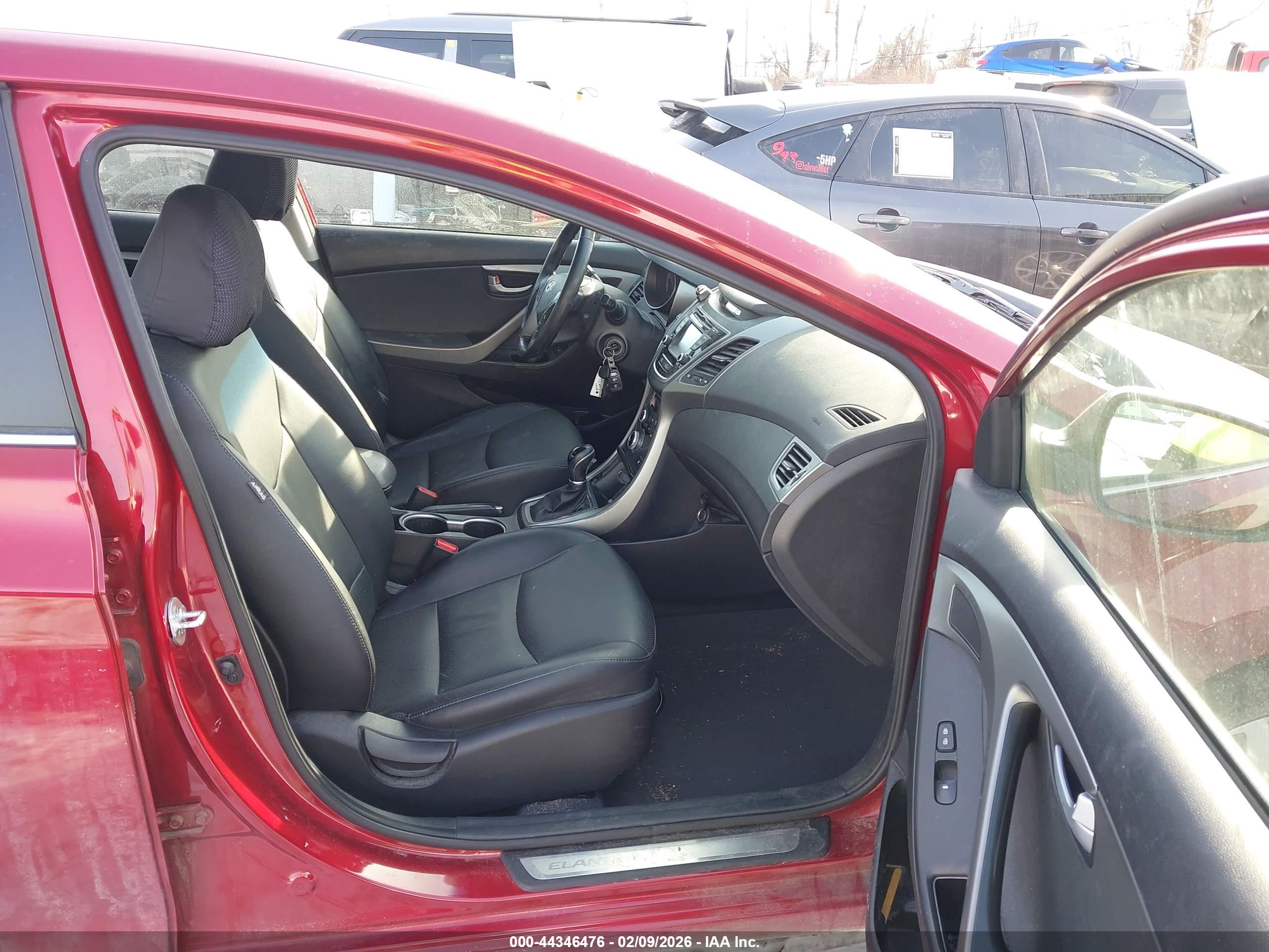 HYUNDAI ELANTRA image 5