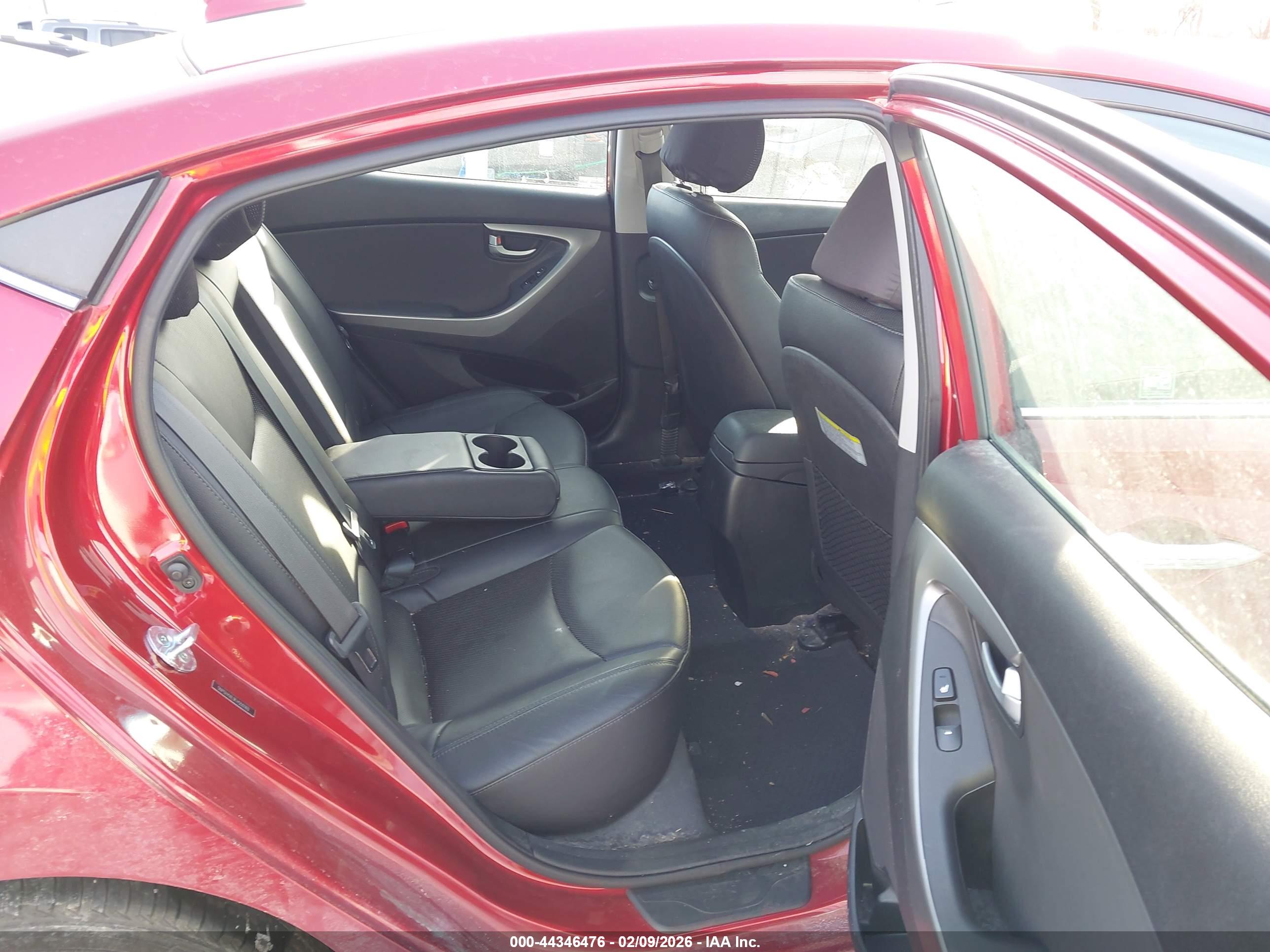 HYUNDAI ELANTRA image 8