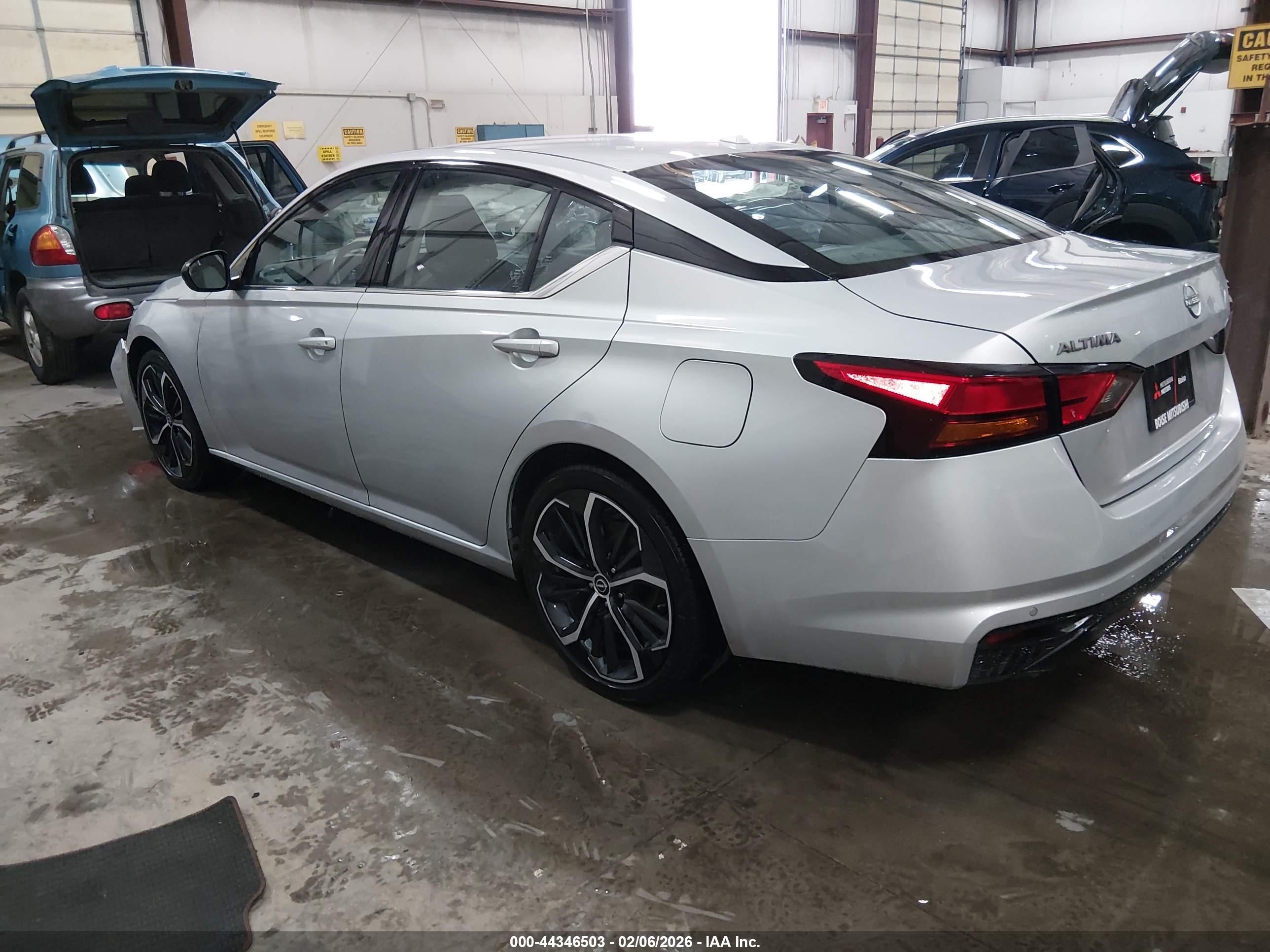 NISSAN ALTIMA image 3