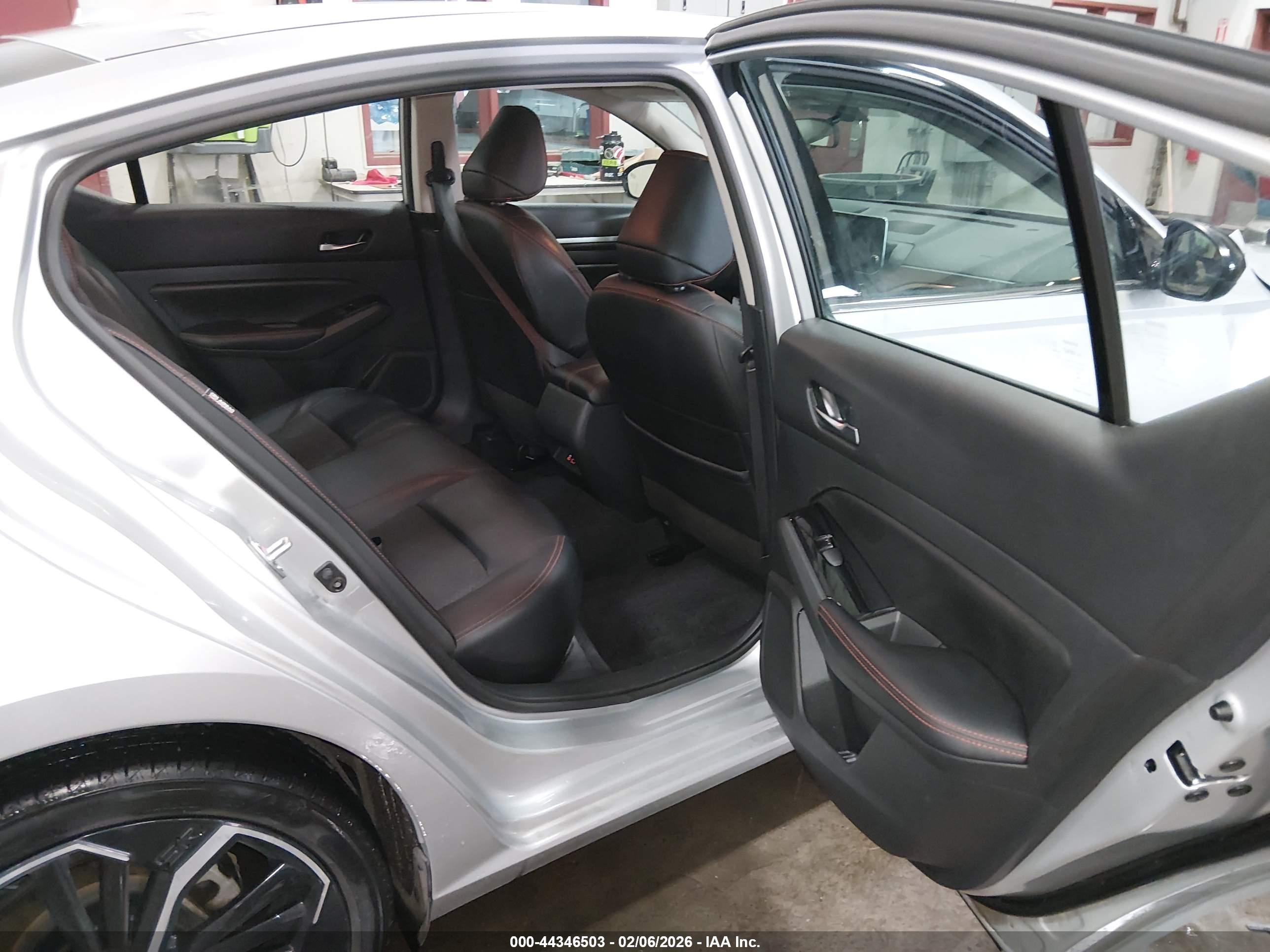 NISSAN ALTIMA image 8