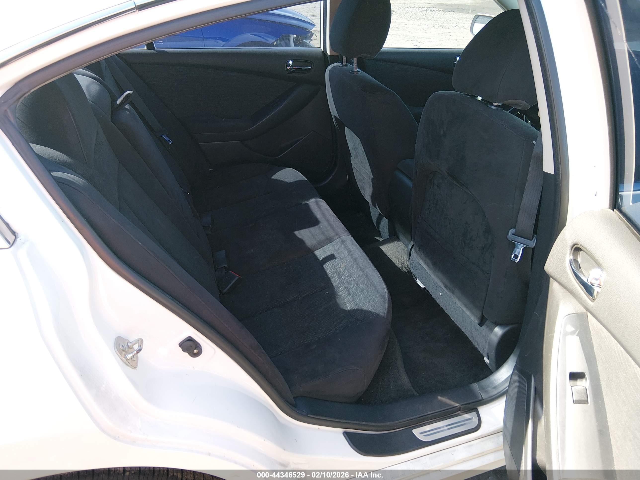 NISSAN ALTIMA image 8