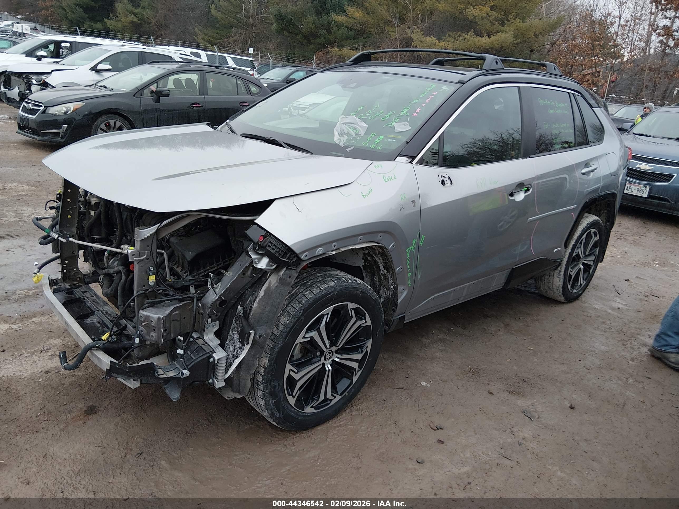 TOYOTA RAV4 image 2