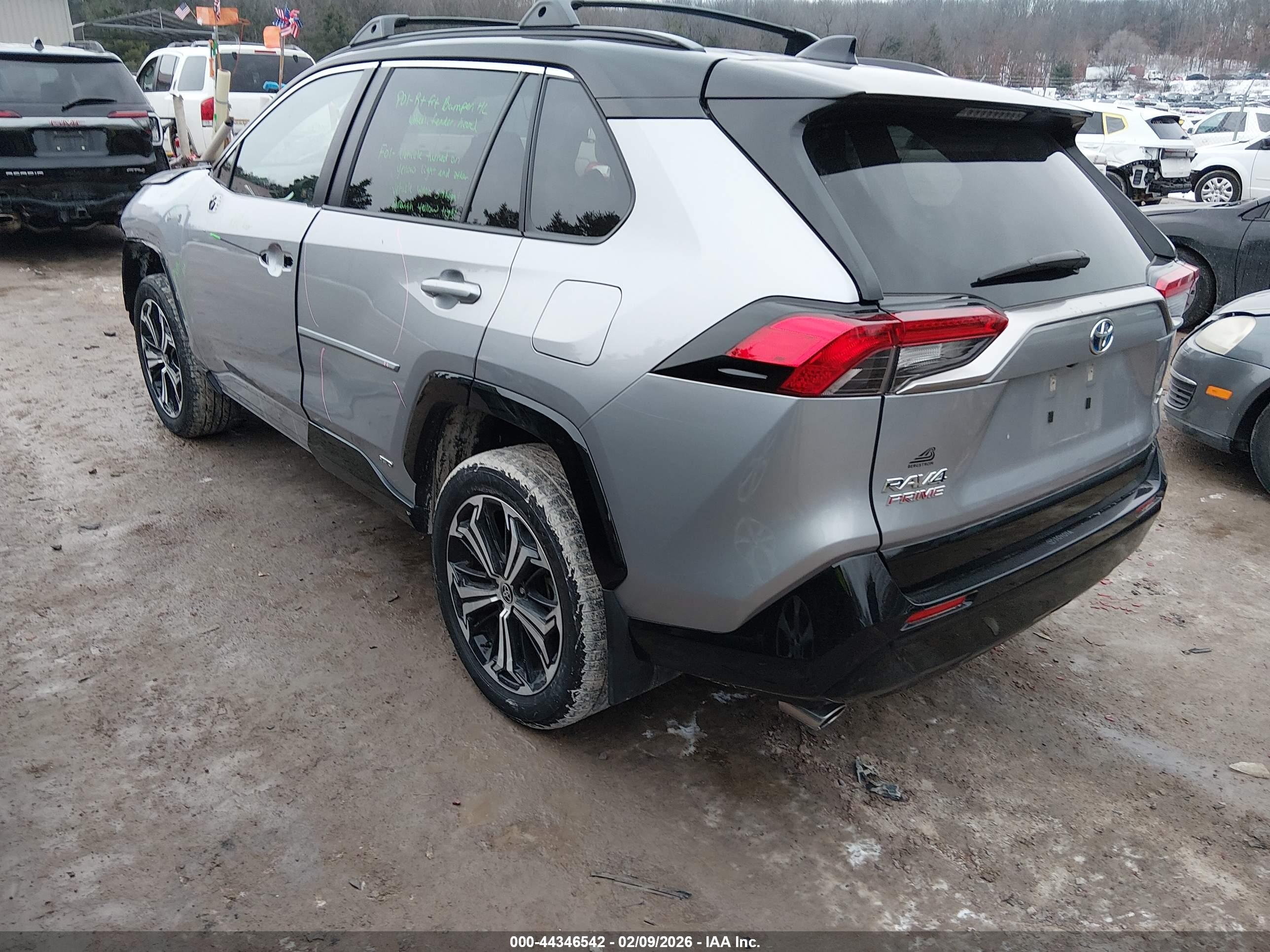 TOYOTA RAV4 image 3