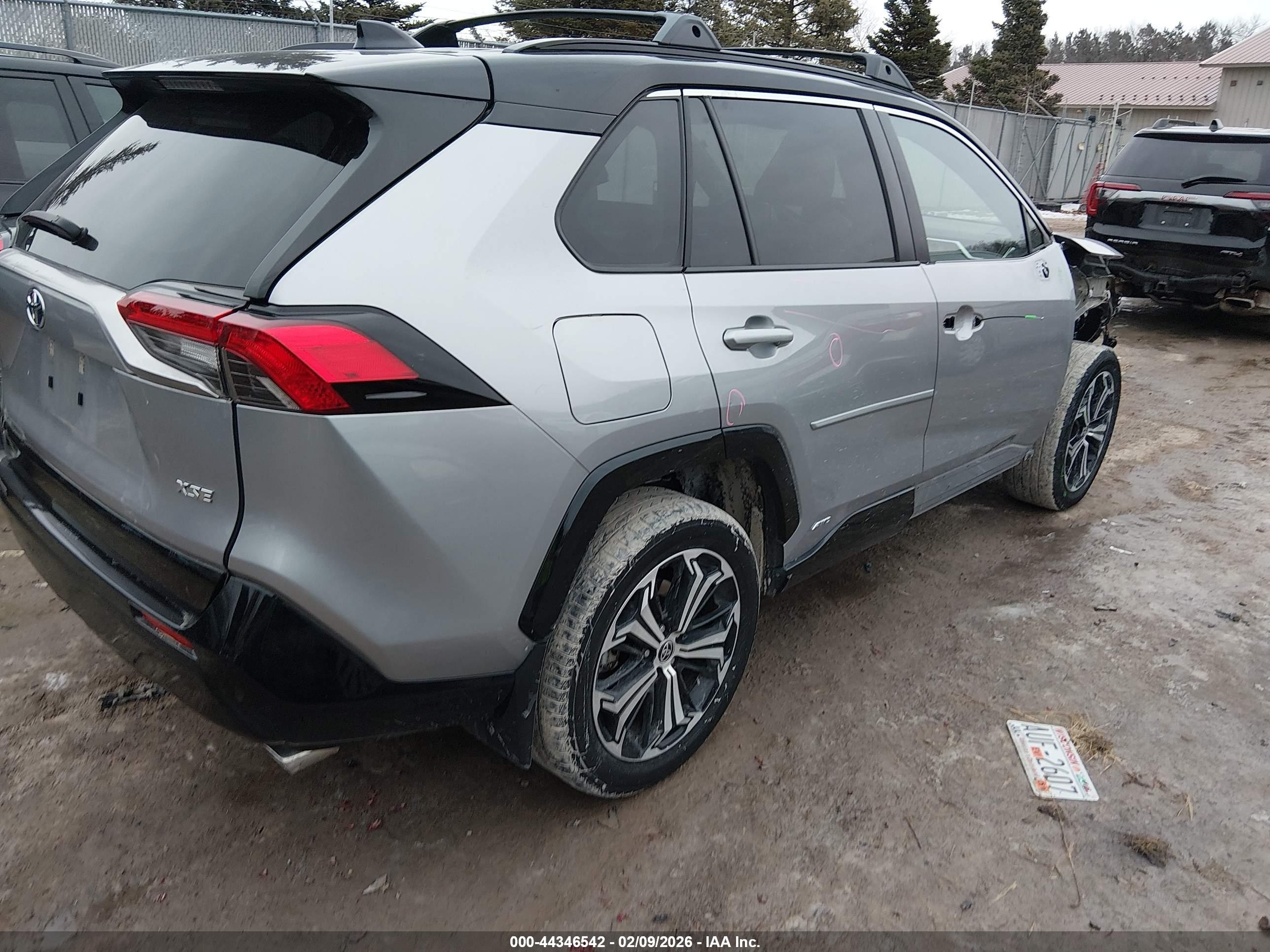 TOYOTA RAV4 image 4