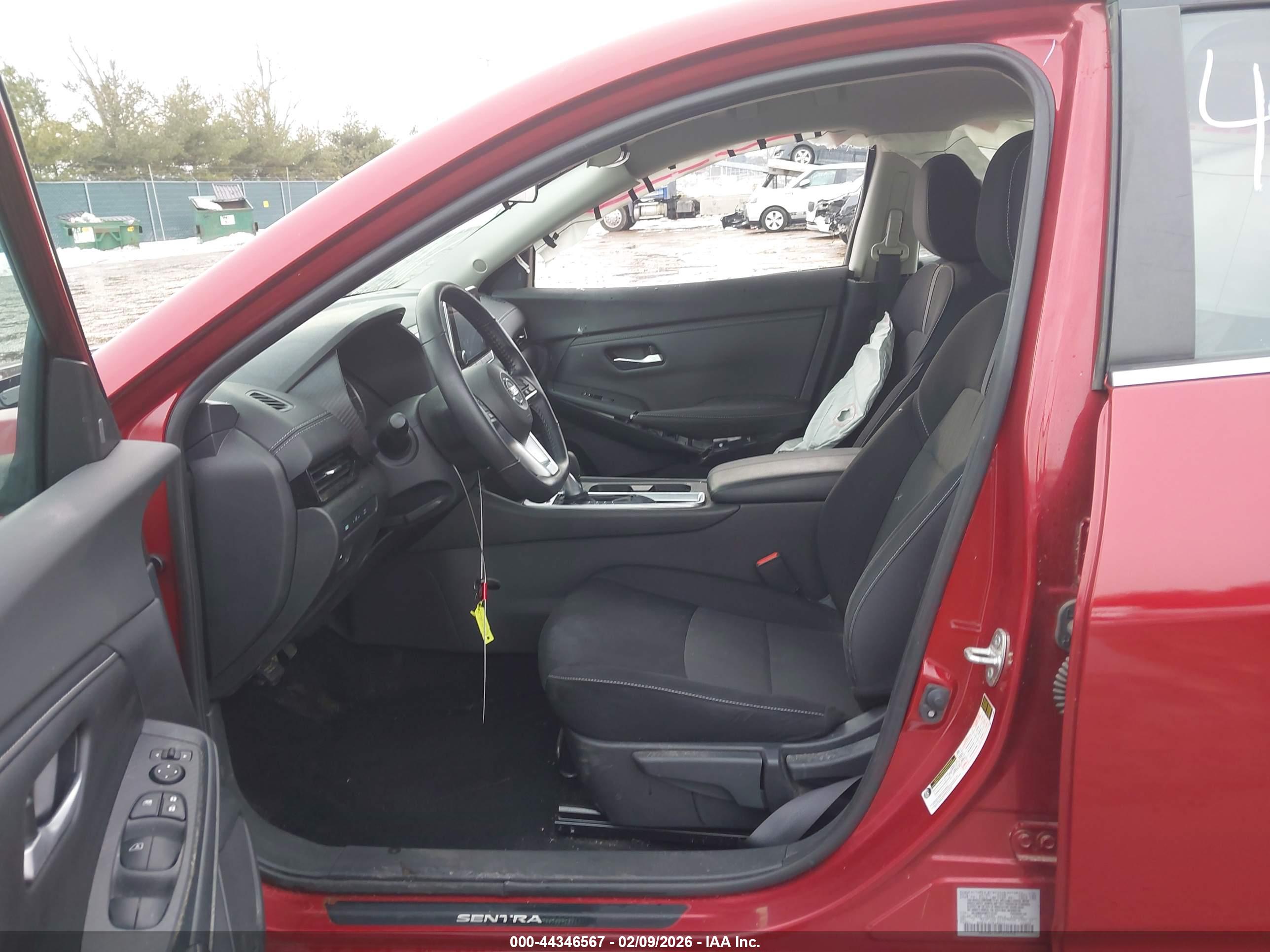 NISSAN SENTRA image 5