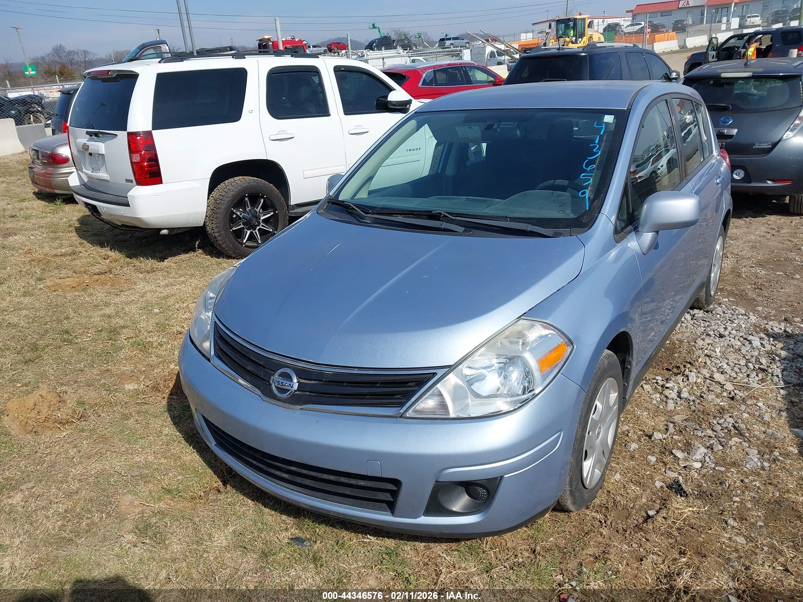 NISSAN VERSA image 6