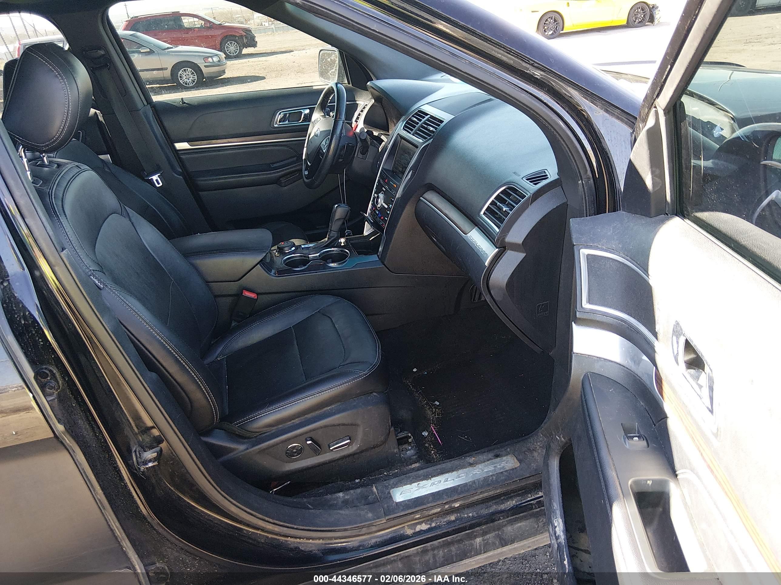 FORD EXPLORER image 5