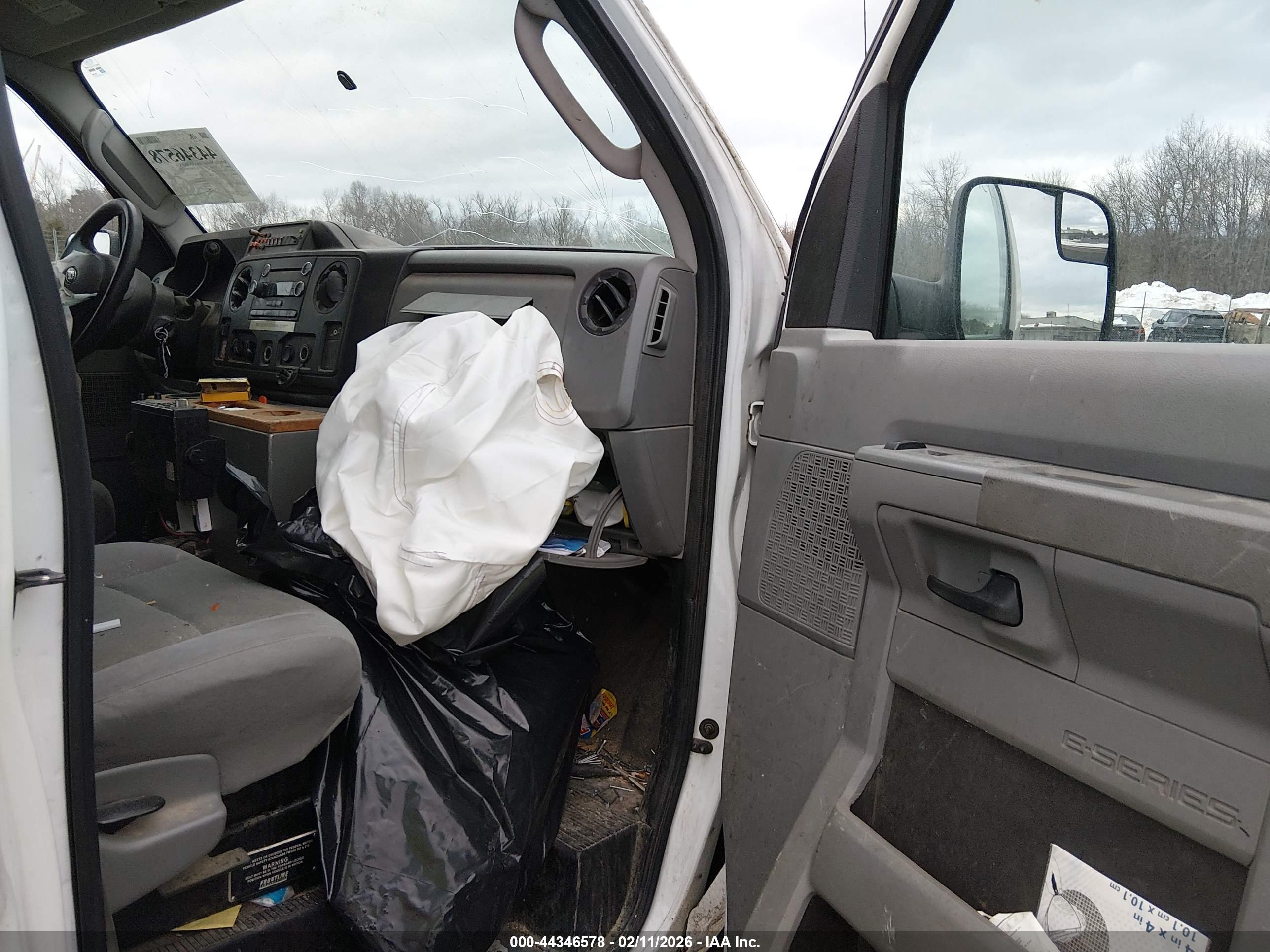 FORD E-350 image 5