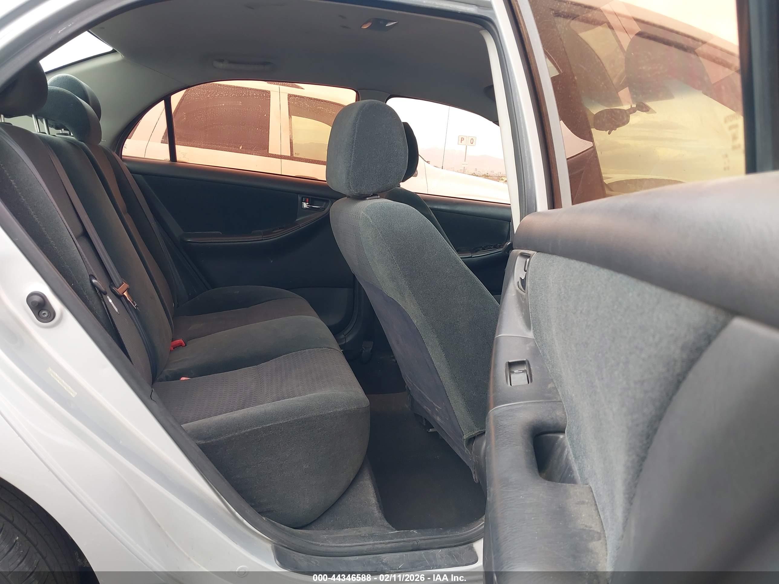 TOYOTA COROLLA image 8