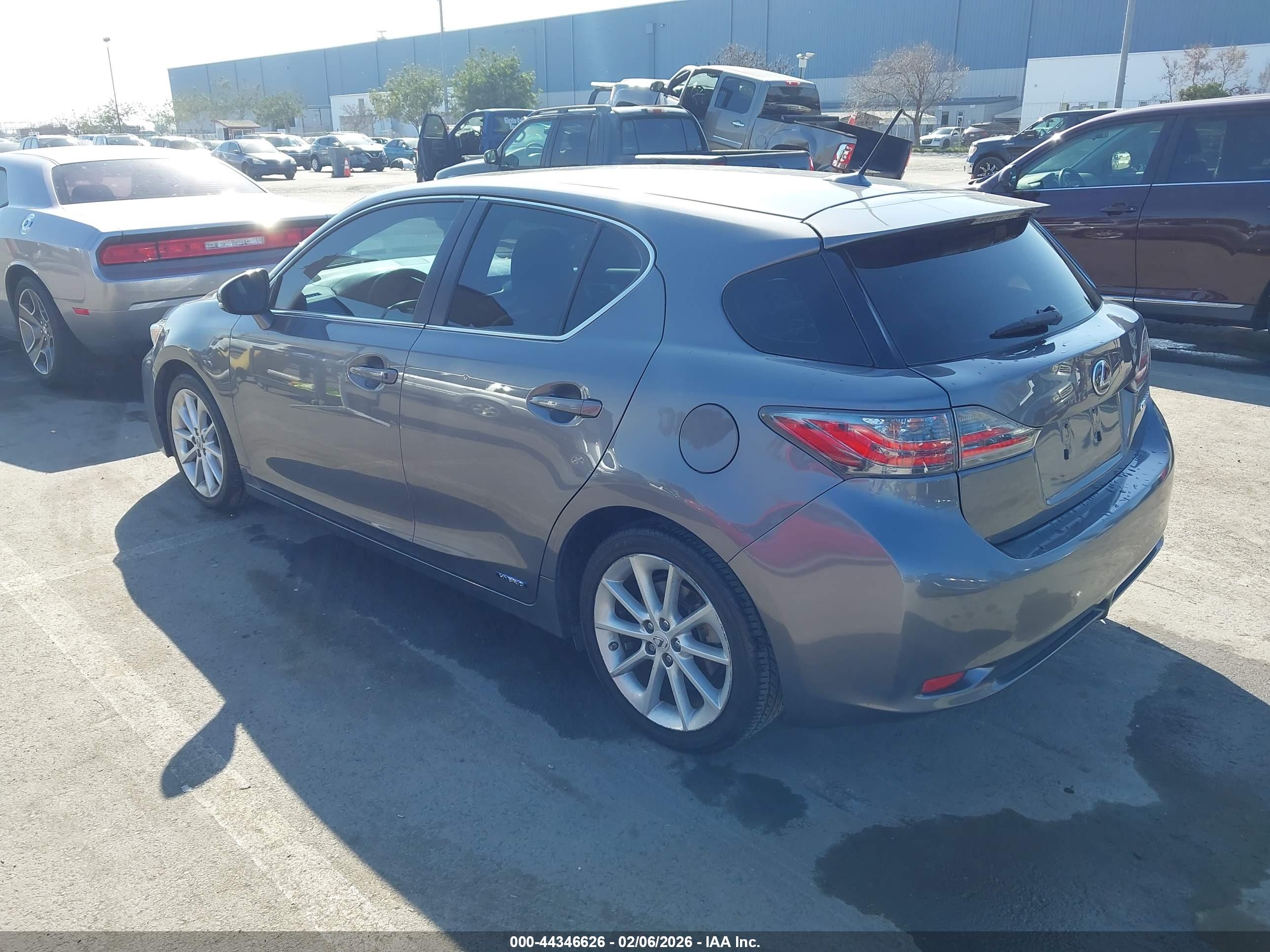 LEXUS CT image 3
