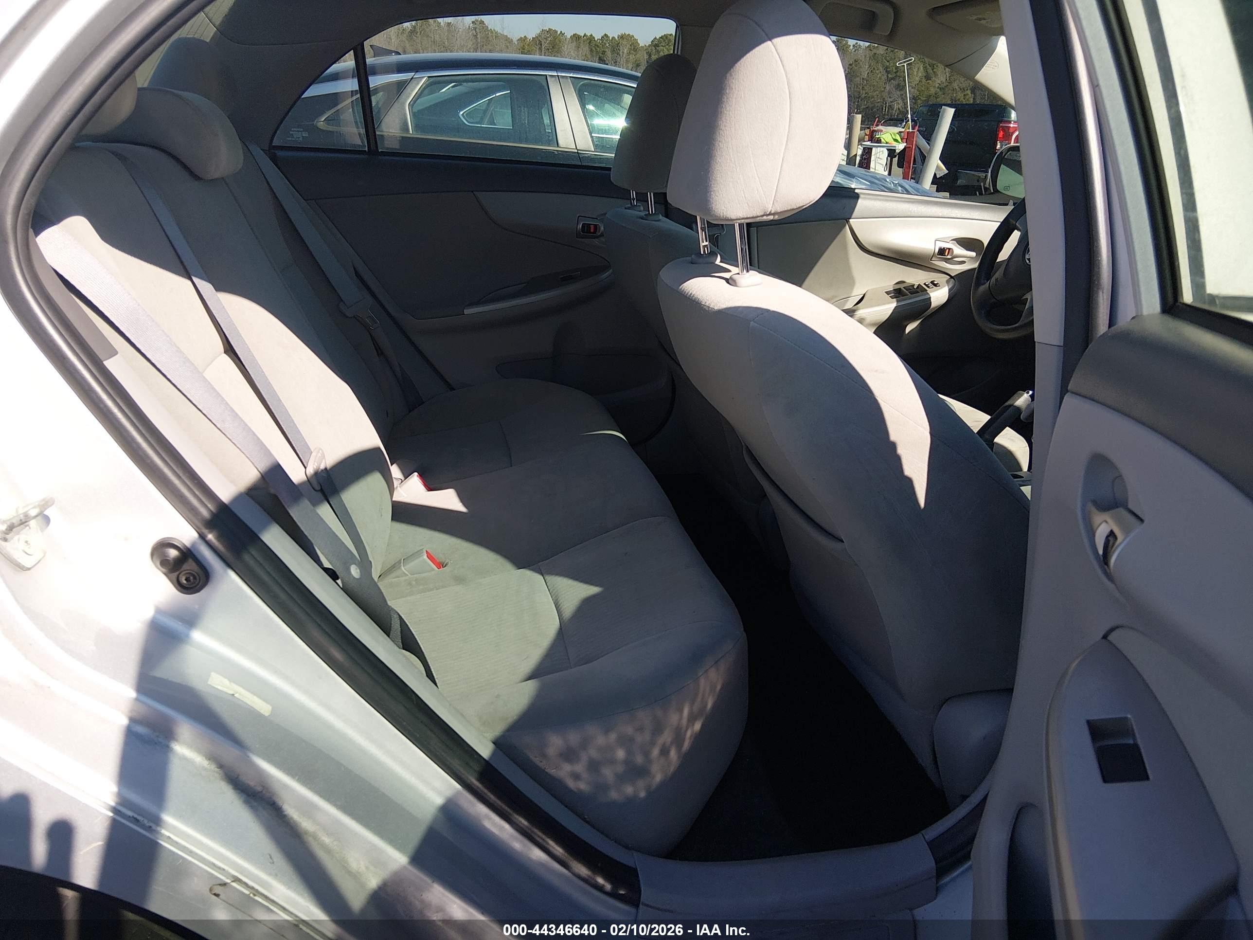 TOYOTA COROLLA image 8