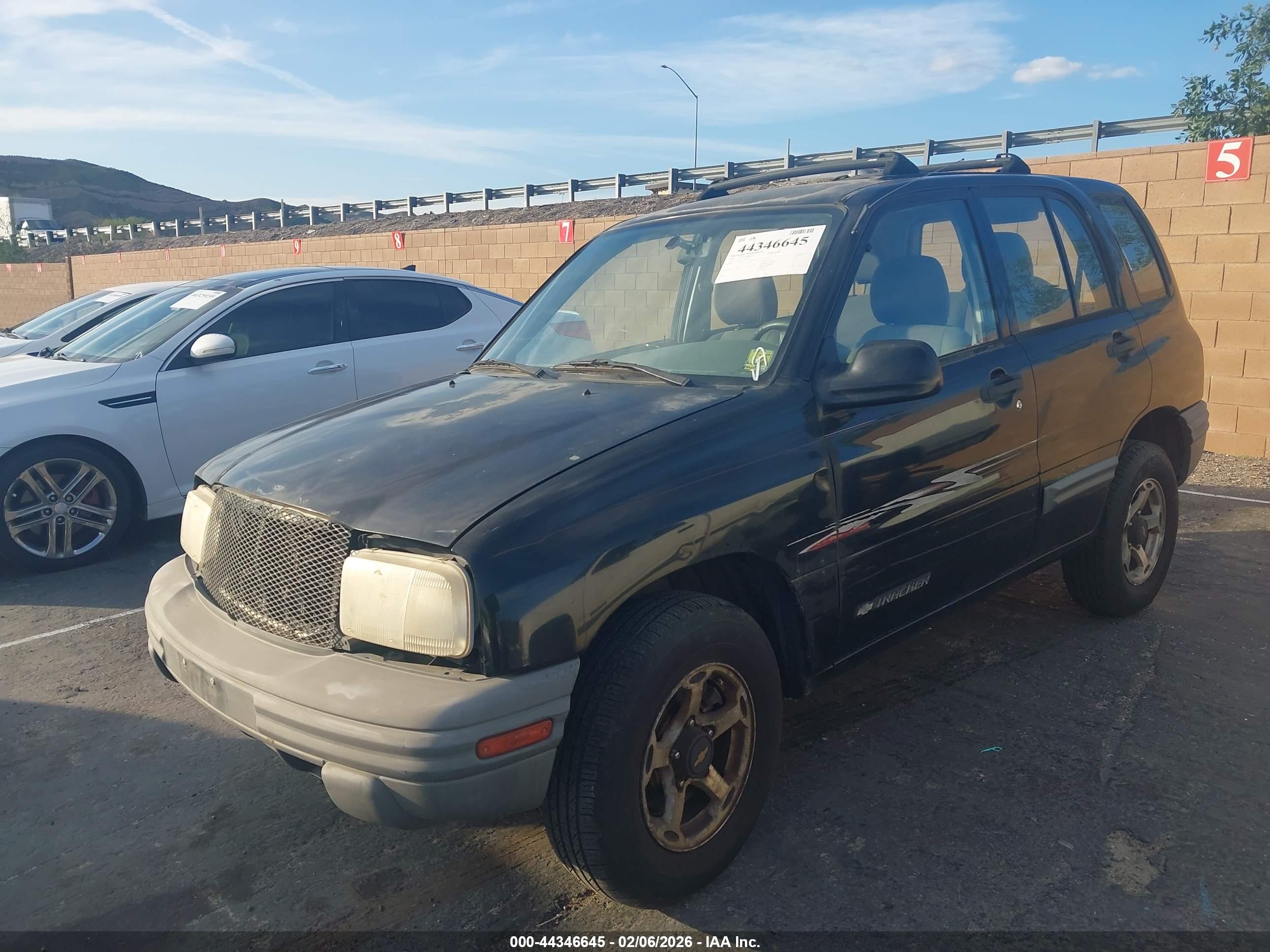 CHEVROLET TRACKER image 2