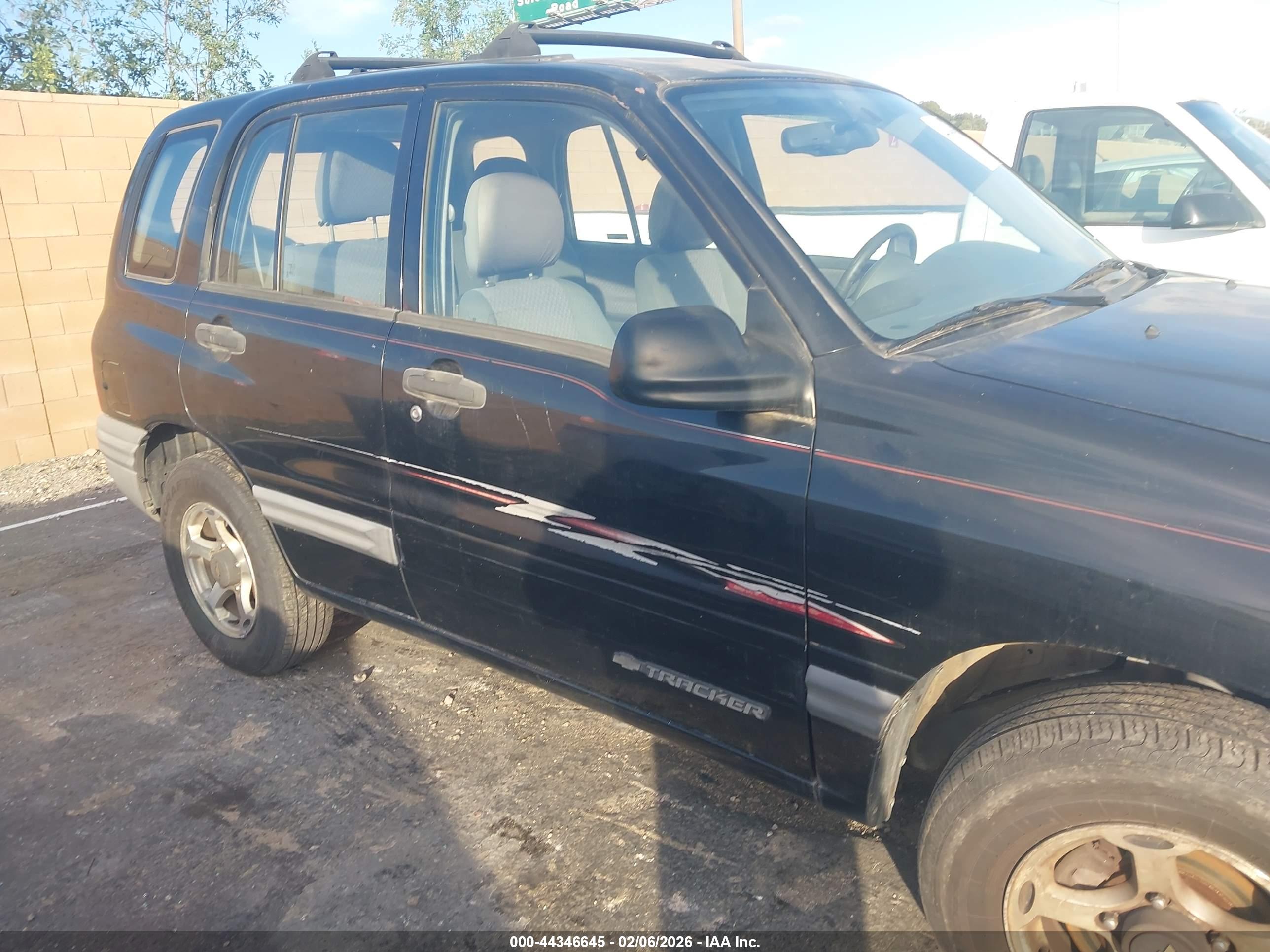 CHEVROLET TRACKER image 6