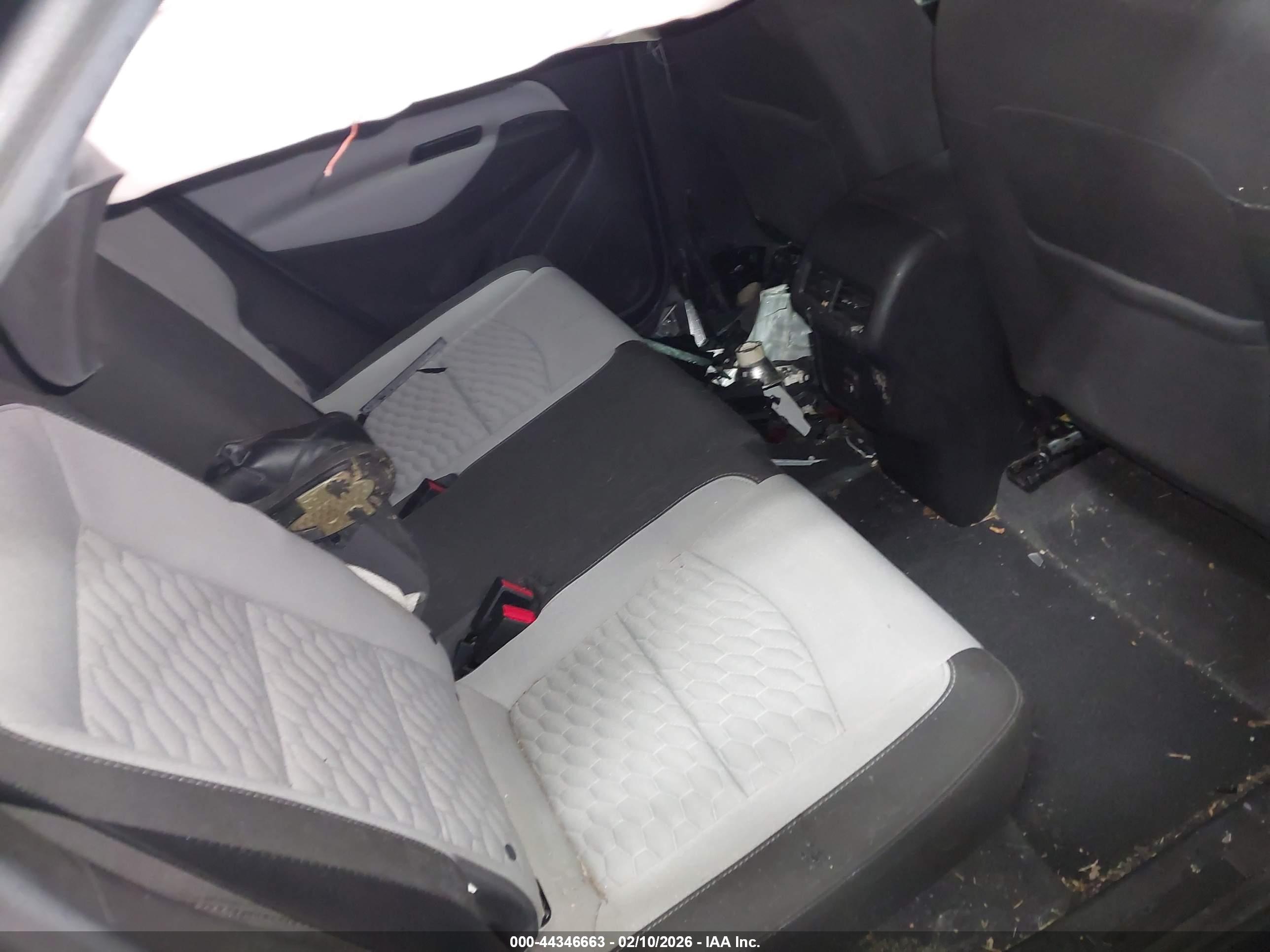 CHEVROLET EQUINOX image 8