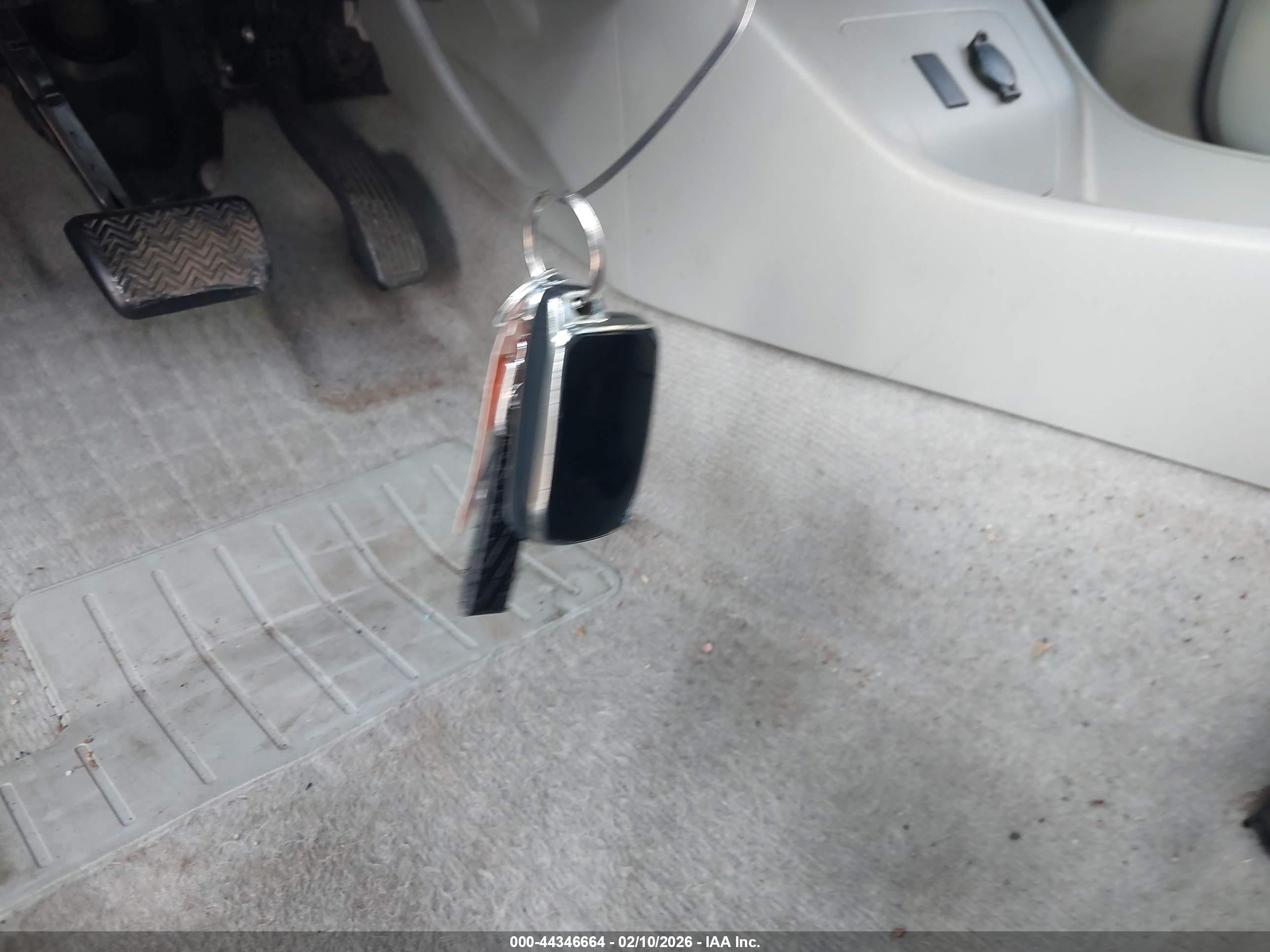 TOYOTA PRIUS image 11