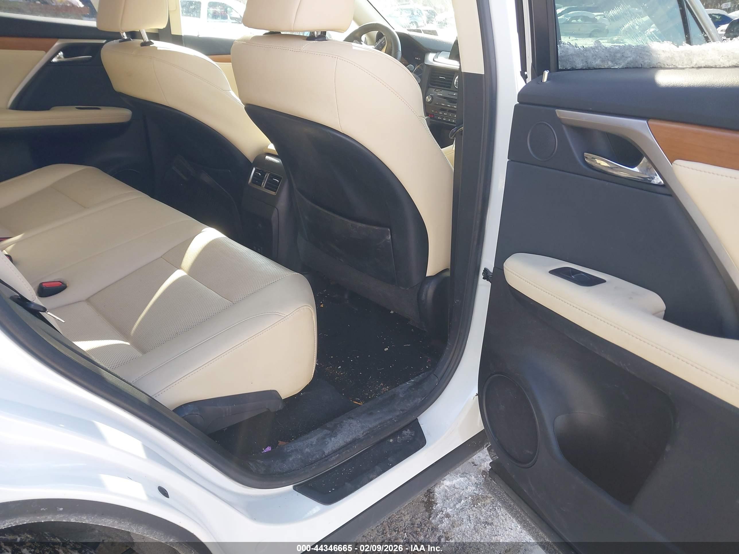 LEXUS RX image 8