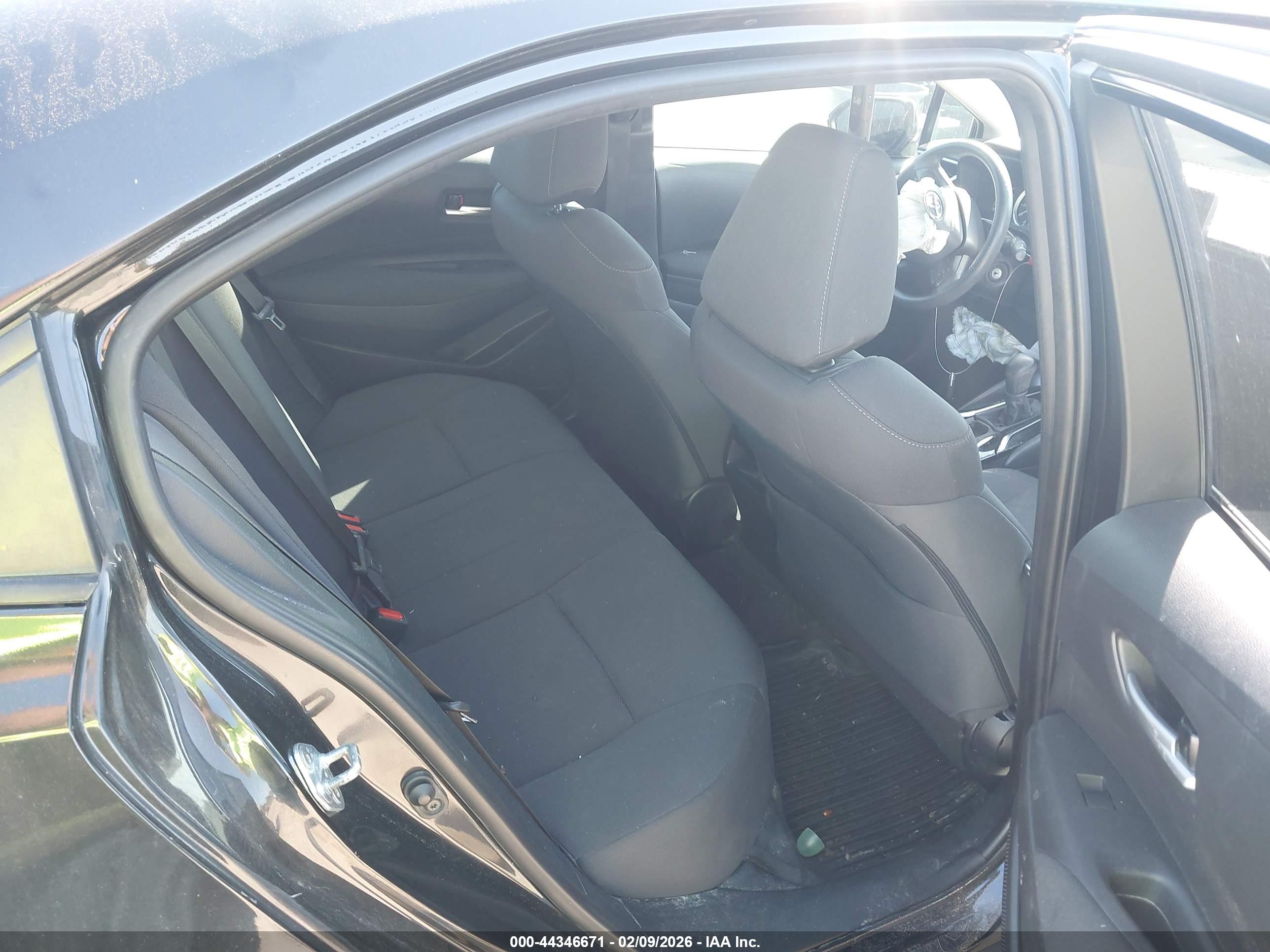 TOYOTA COROLLA image 8