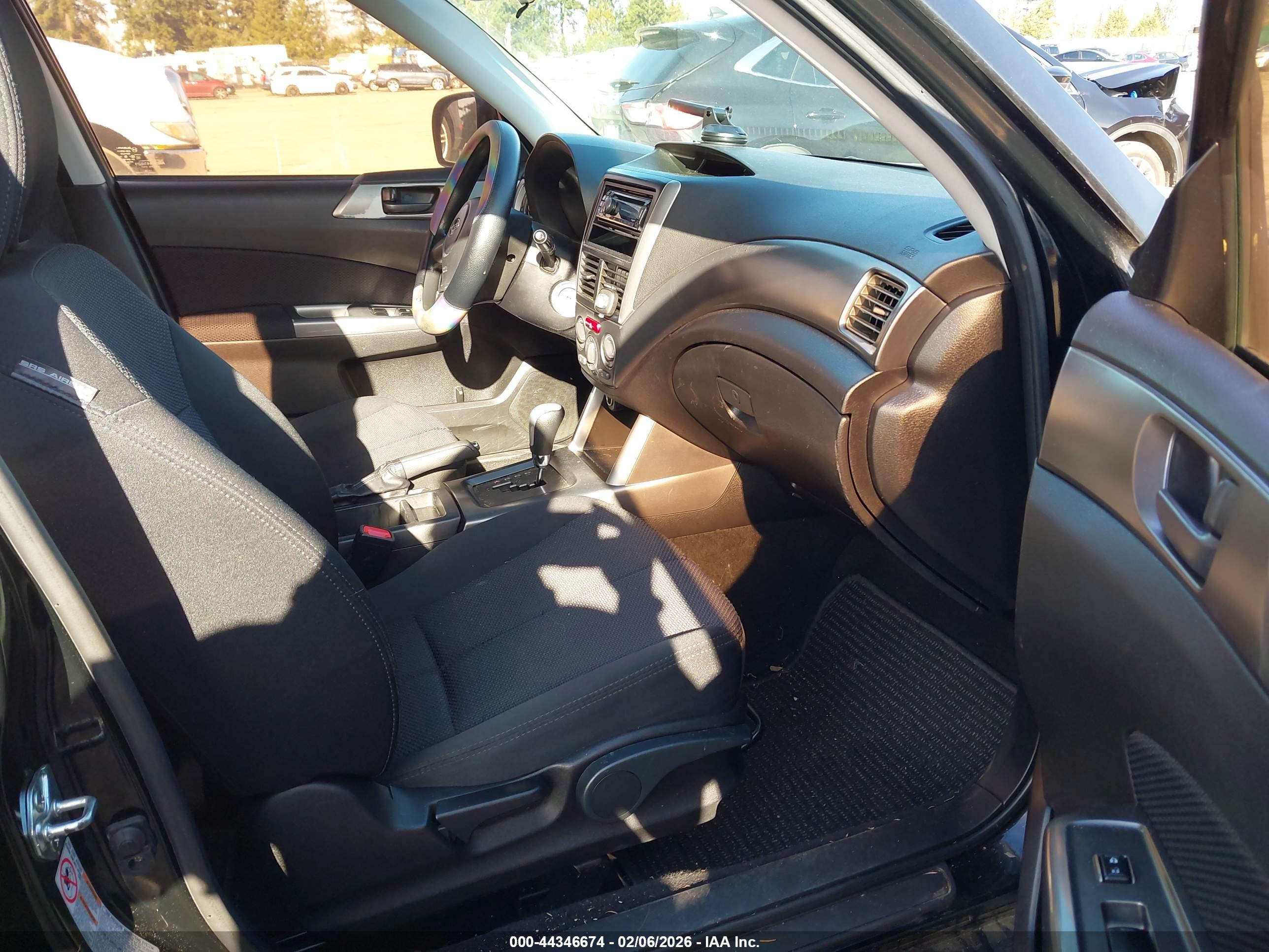 SUBARU FORESTER image 5