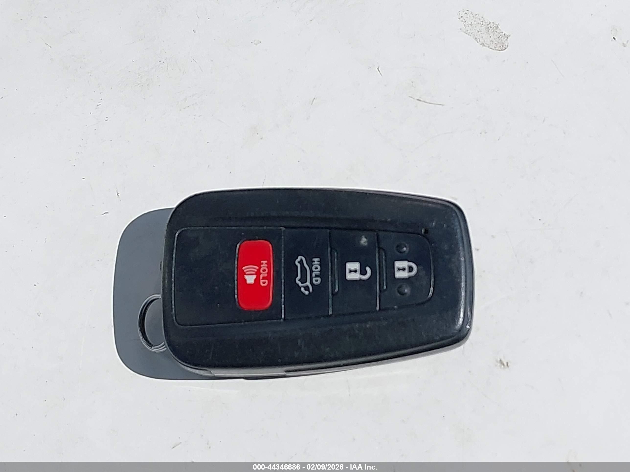 TOYOTA RAV4 image 11