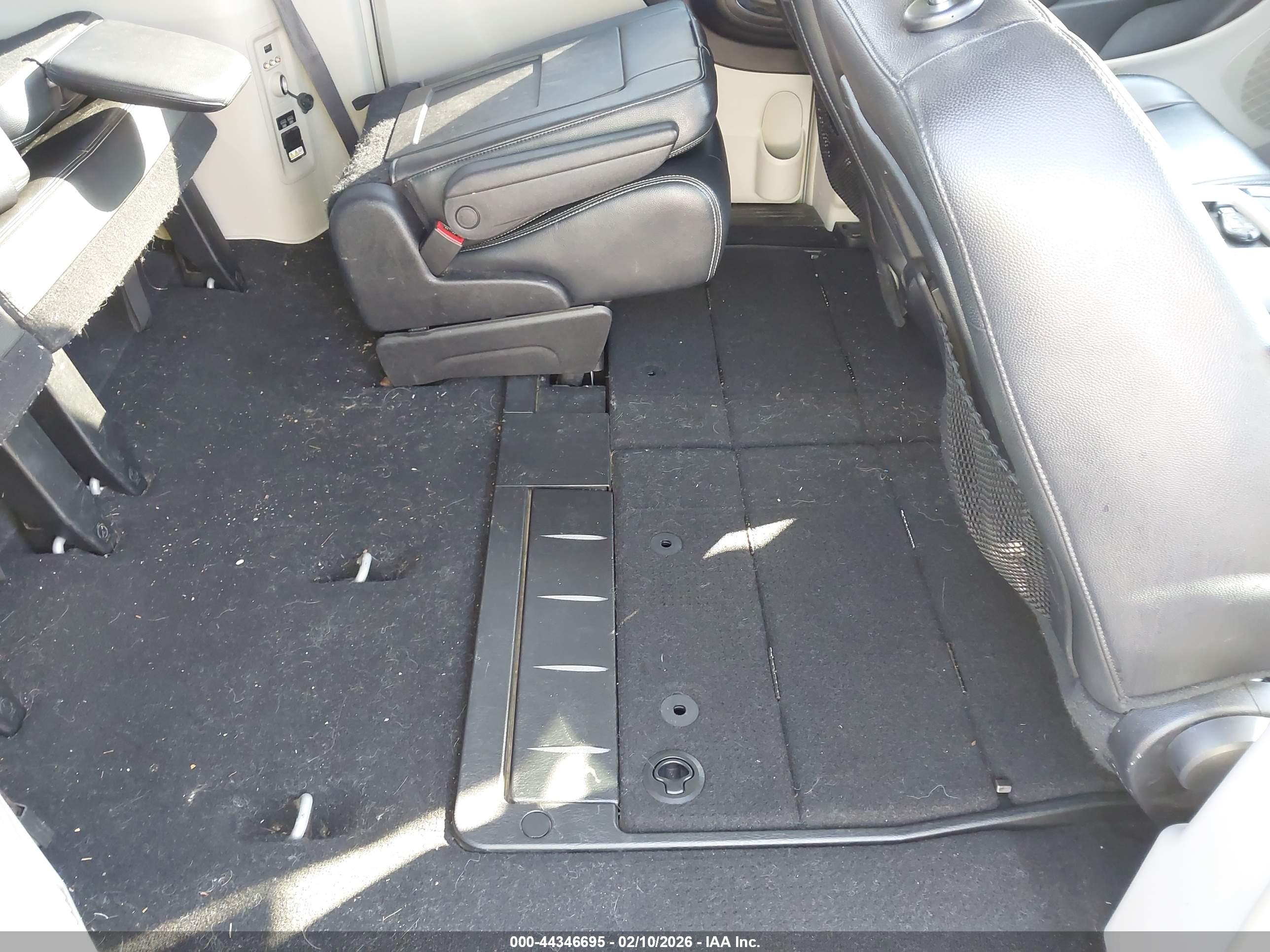 CHRYSLER TOWN image 8