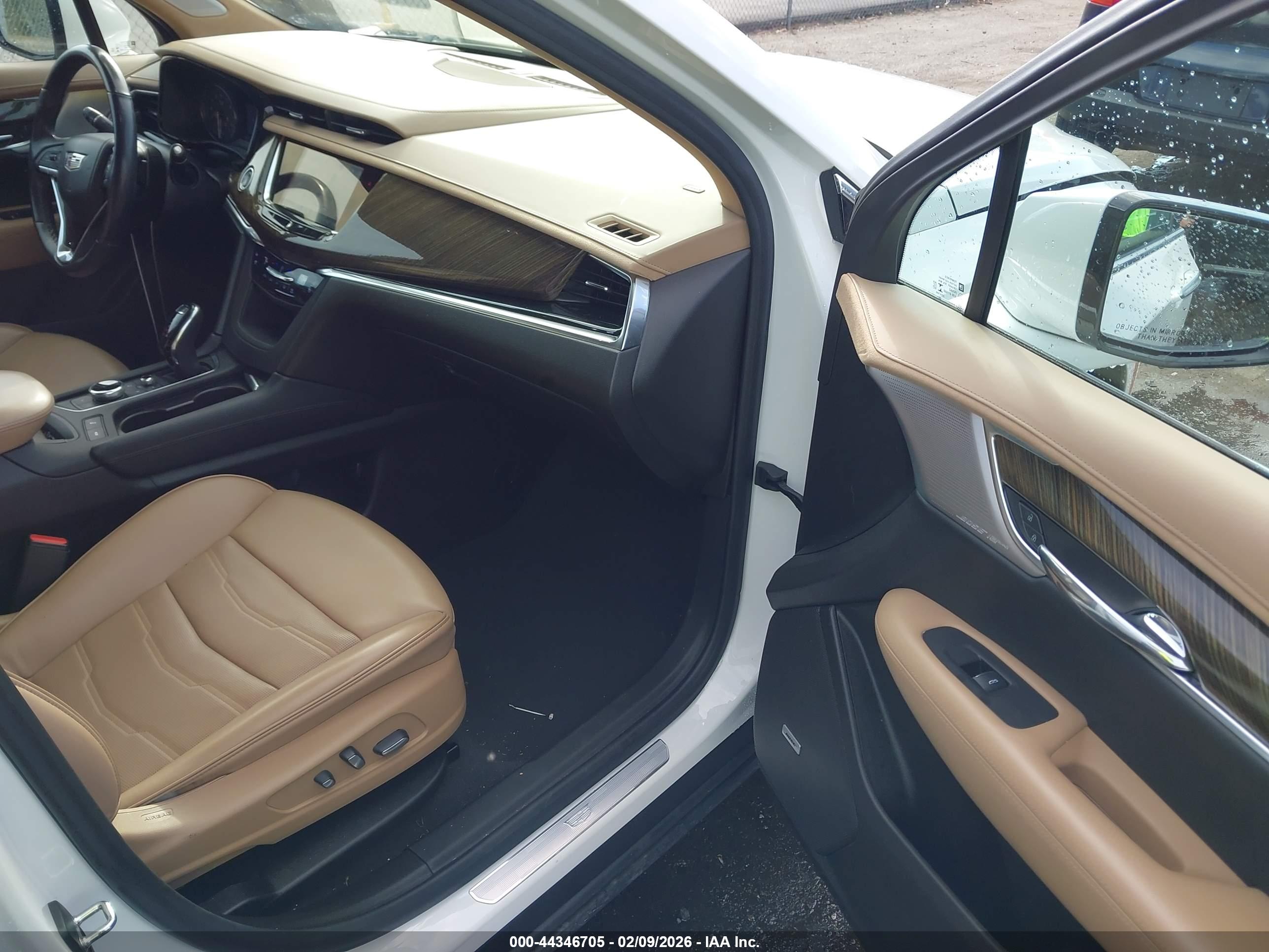 CADILLAC XT6 image 5
