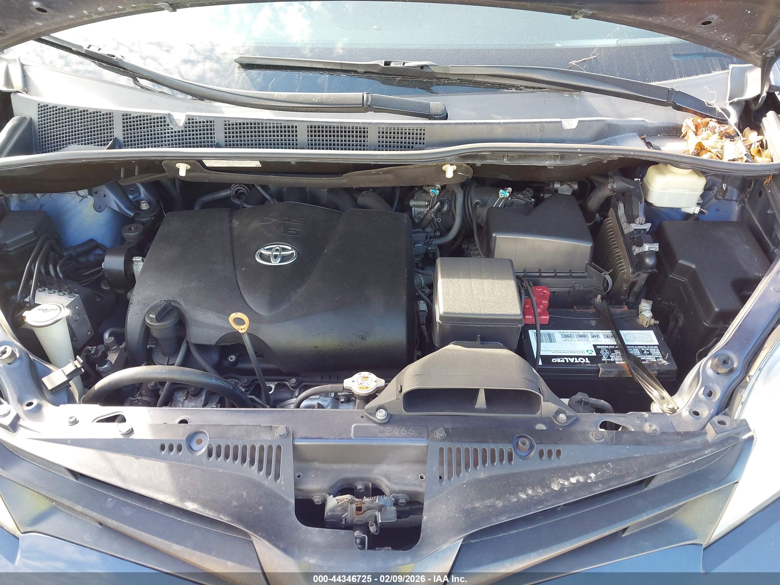 TOYOTA SIENNA image 10