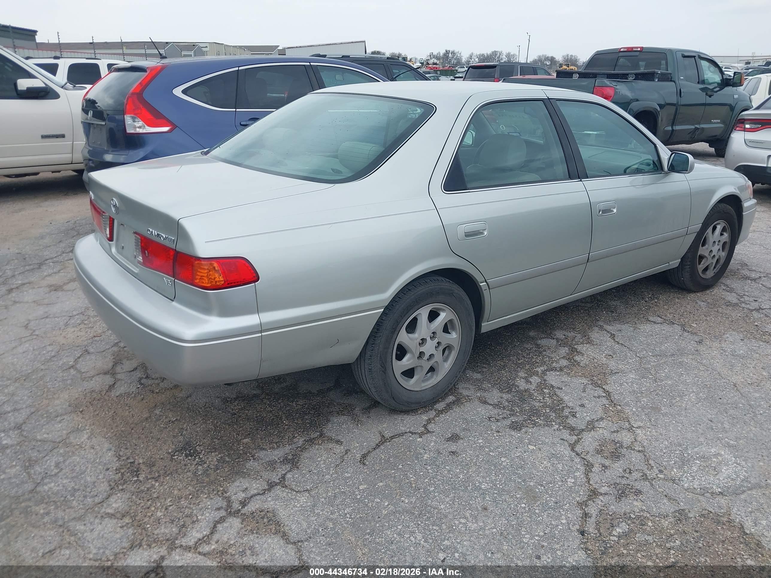 TOYOTA CAMRY image 4