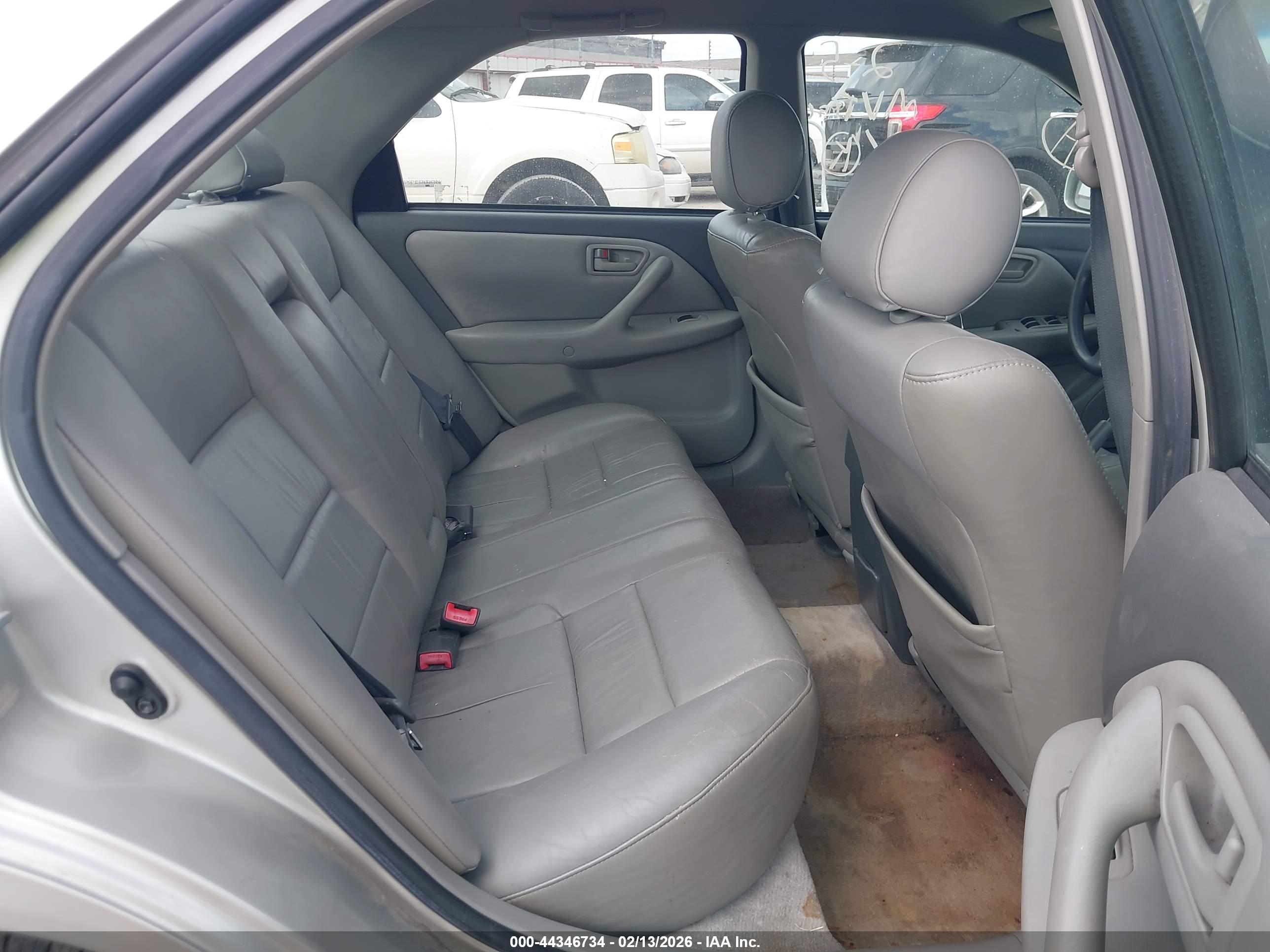 TOYOTA CAMRY image 8