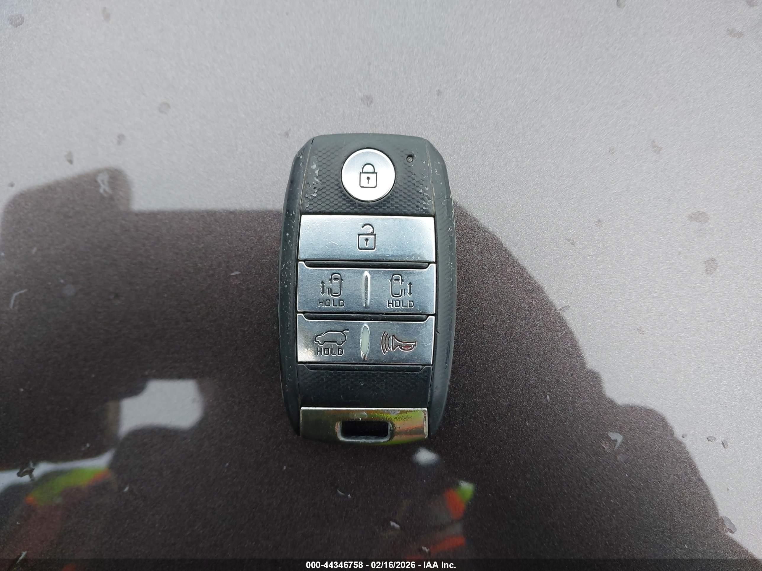 KIA SEDONA image 11