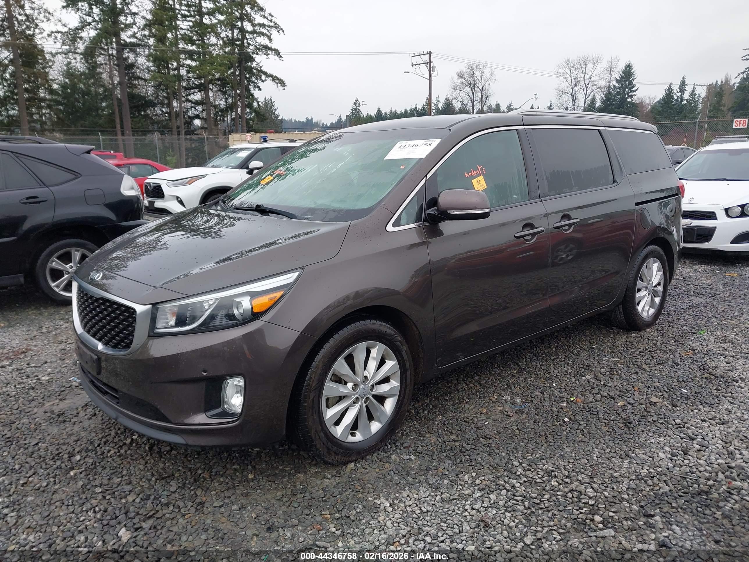 KIA SEDONA image 2
